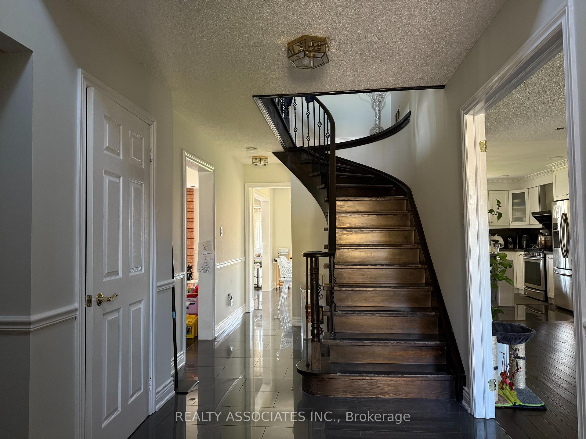 Photo 3 of 148 Cartmel Drive, Markham, Milliken Mills East — HOMEH