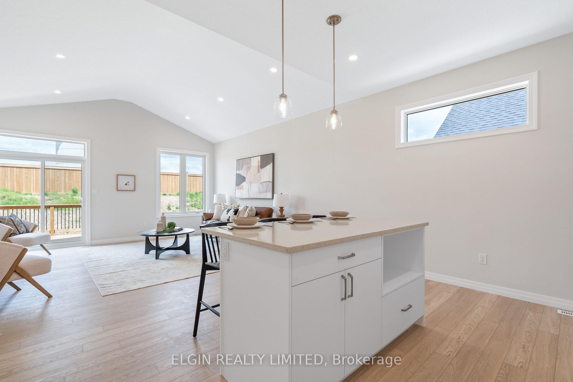 Photo 11 of 61 Willow Drive, Aylmer — HOMEH