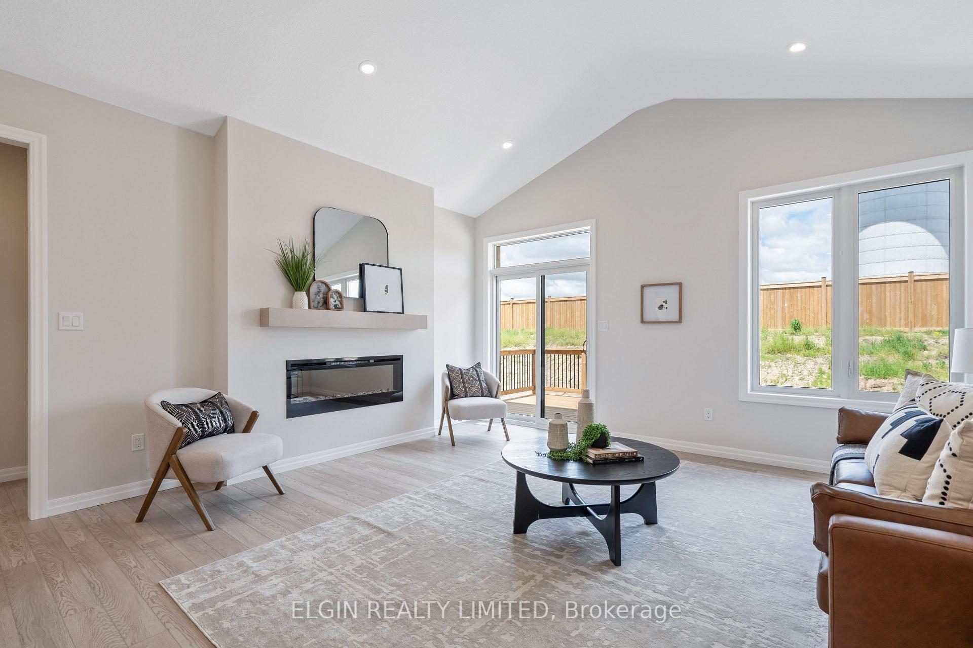 Photo 13 of 61 Willow Drive, Aylmer — HOMEH