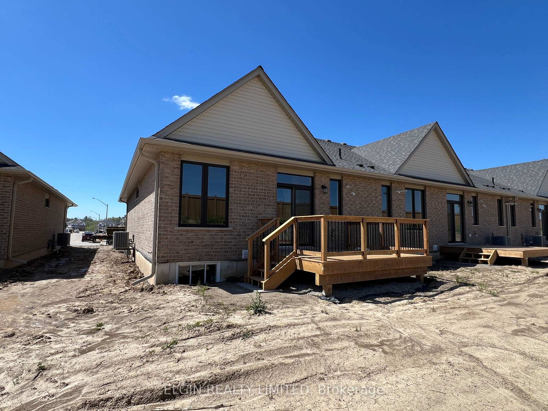 Photo 35 of 61 Willow Drive, Aylmer — HOMEH