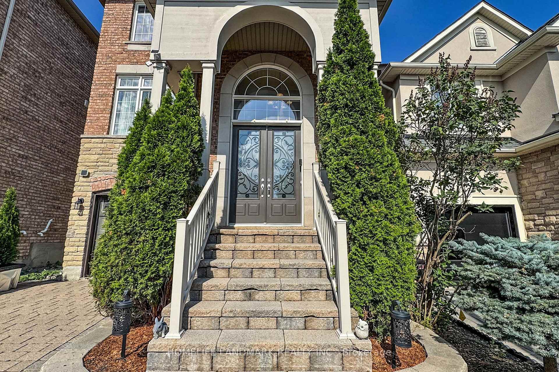 Photo 2 of 27 Gamla Road, Vaughan, Patterson — HOMEH