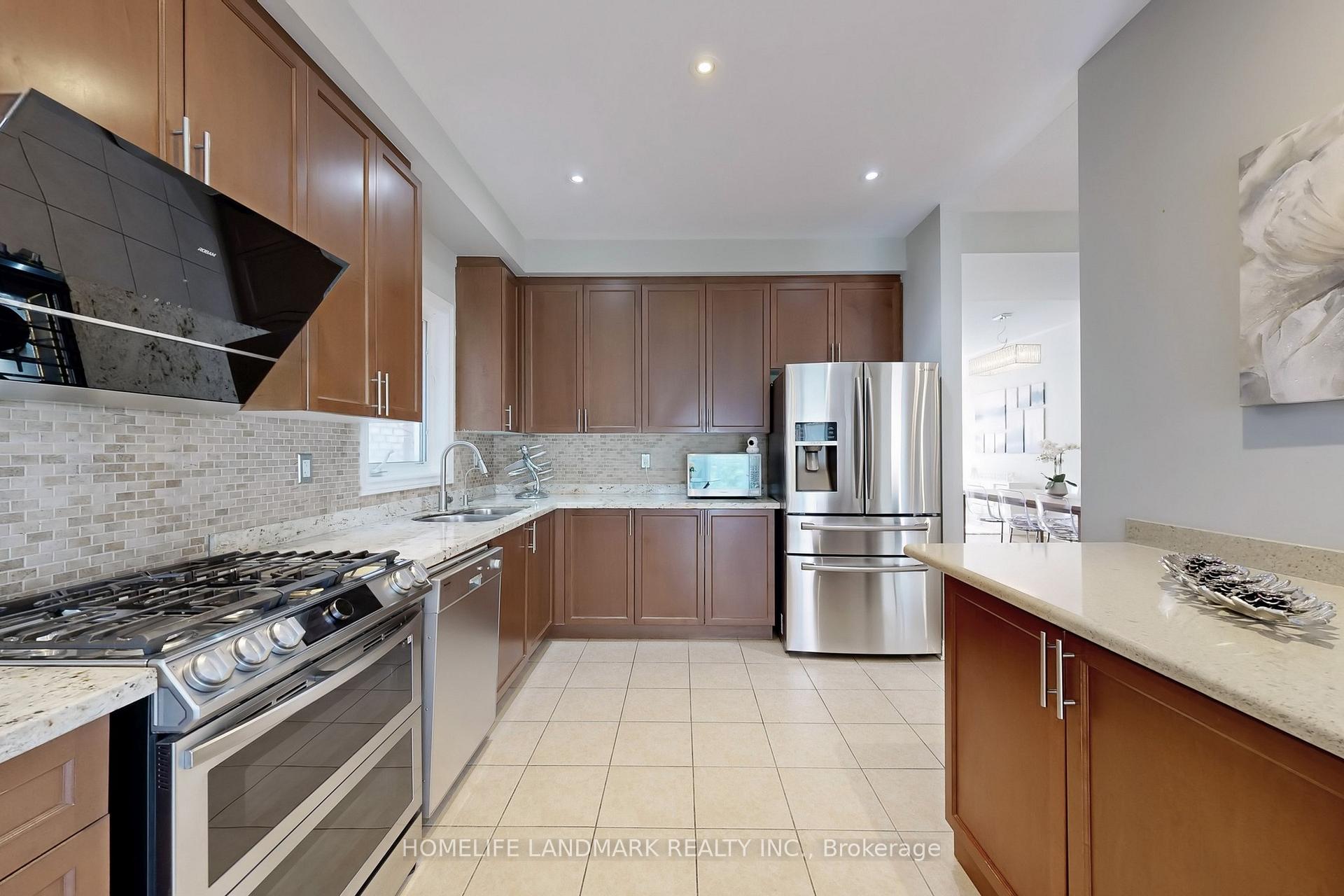 Photo 14 of 27 Gamla Road, Vaughan, Patterson — HOMEH