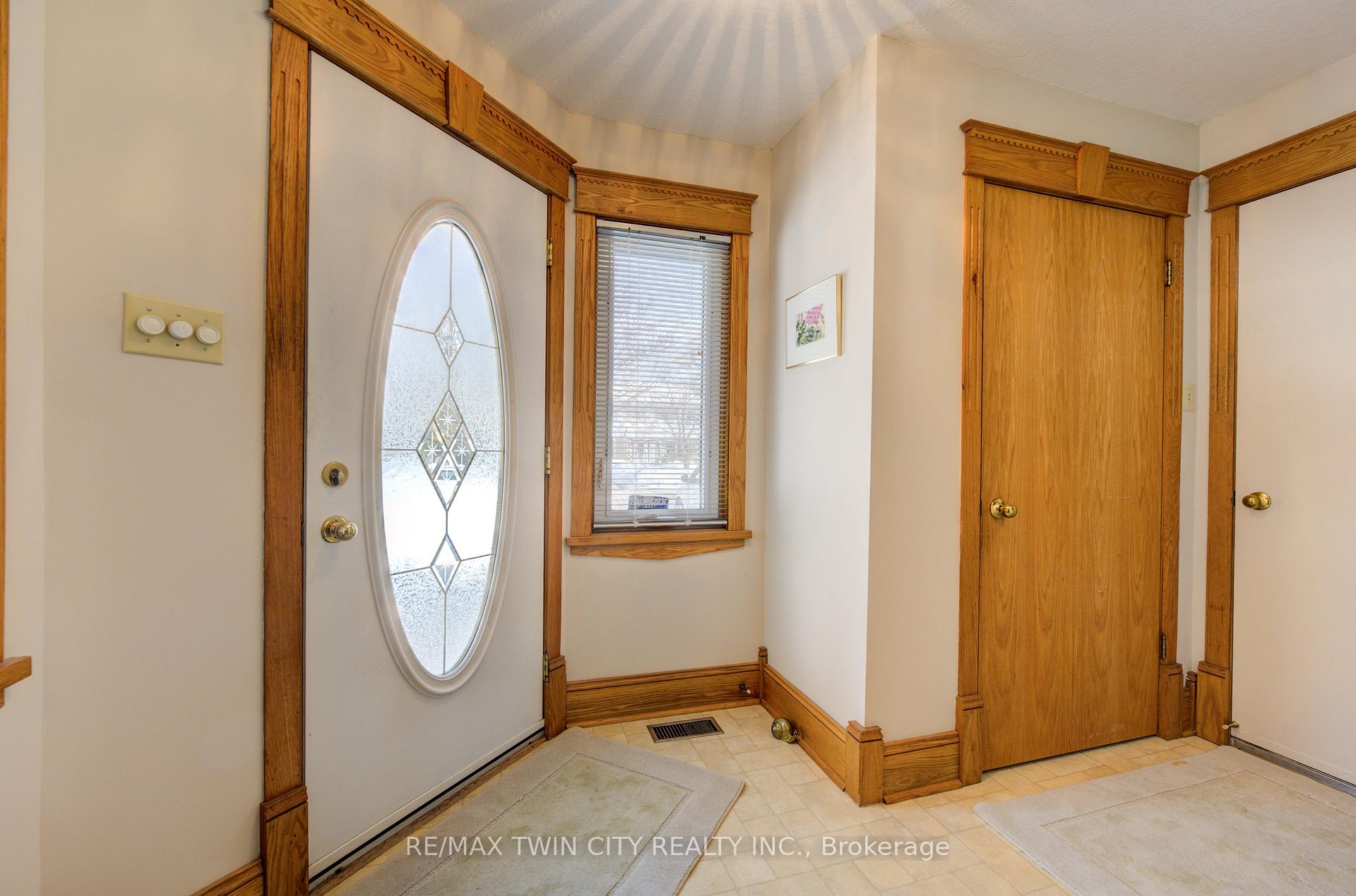 Photo 3 of 20 Vienna Crescent, Woolwich — HOMEH