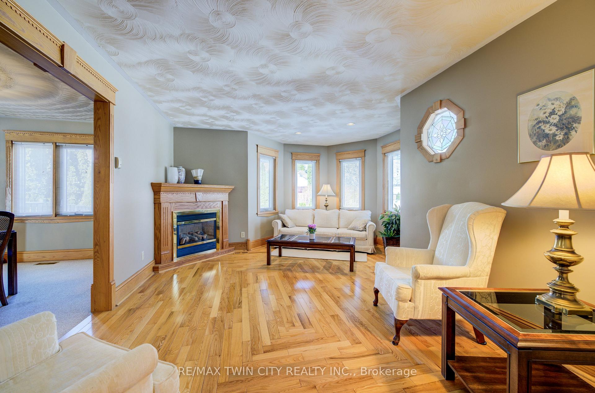 Photo 6 of 20 Vienna Crescent, Woolwich — HOMEH