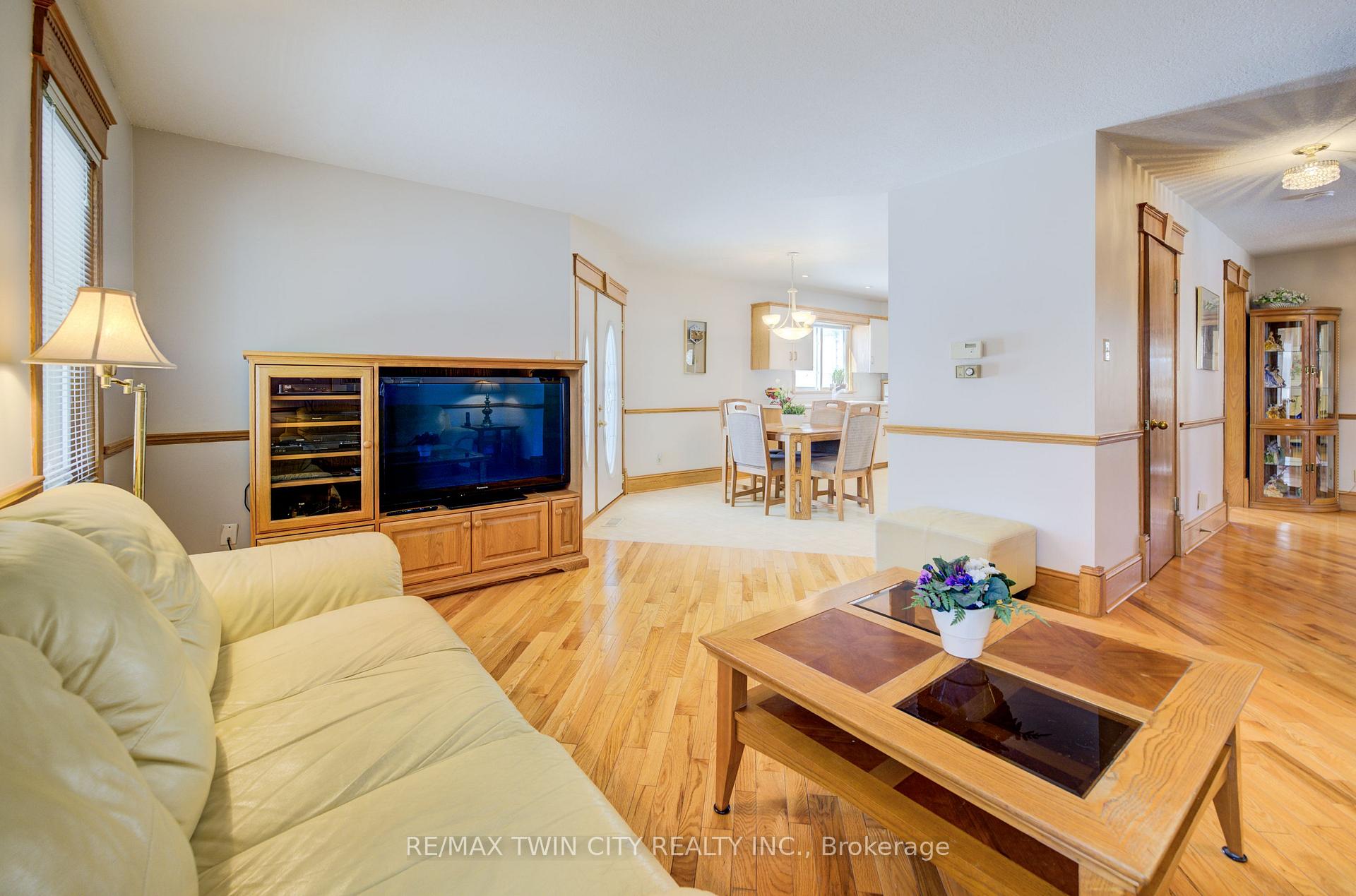 Photo 16 of 20 Vienna Crescent, Woolwich — HOMEH