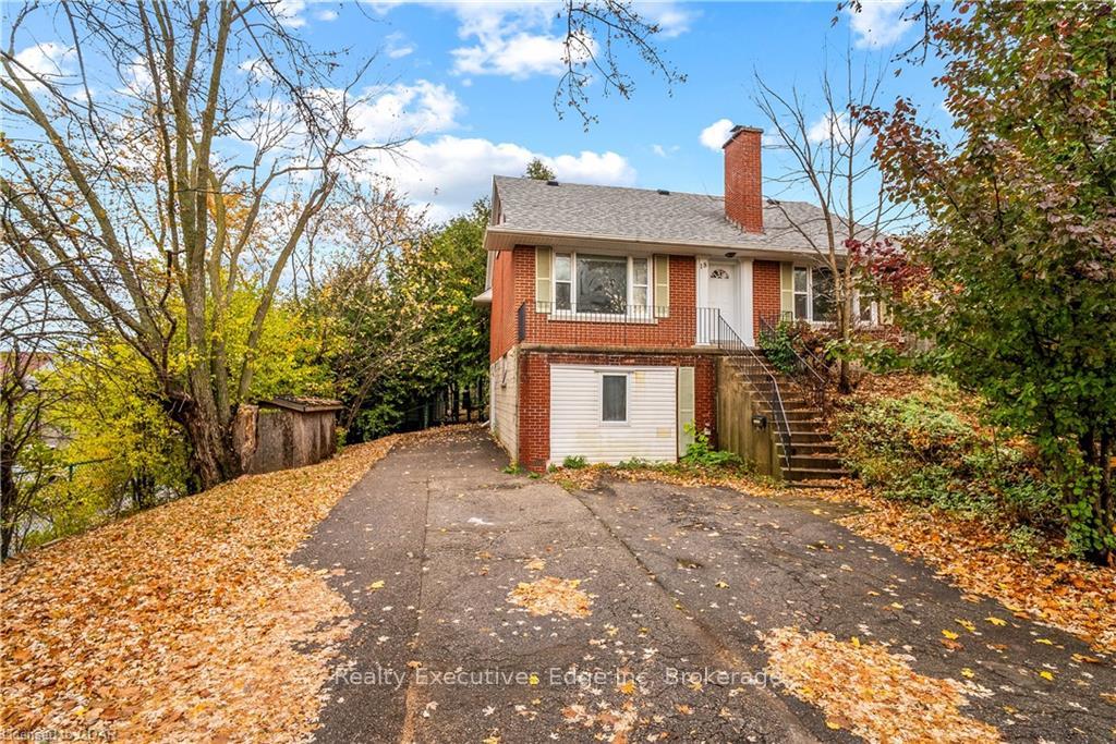Photo 1 of 18 Culpepper Drive, Waterloo — HOMEH
