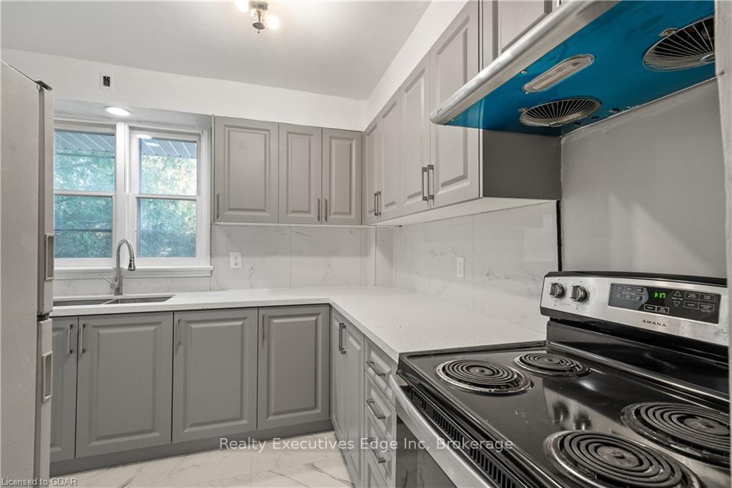 Photo 10 of 18 Culpepper Drive, Waterloo — HOMEH