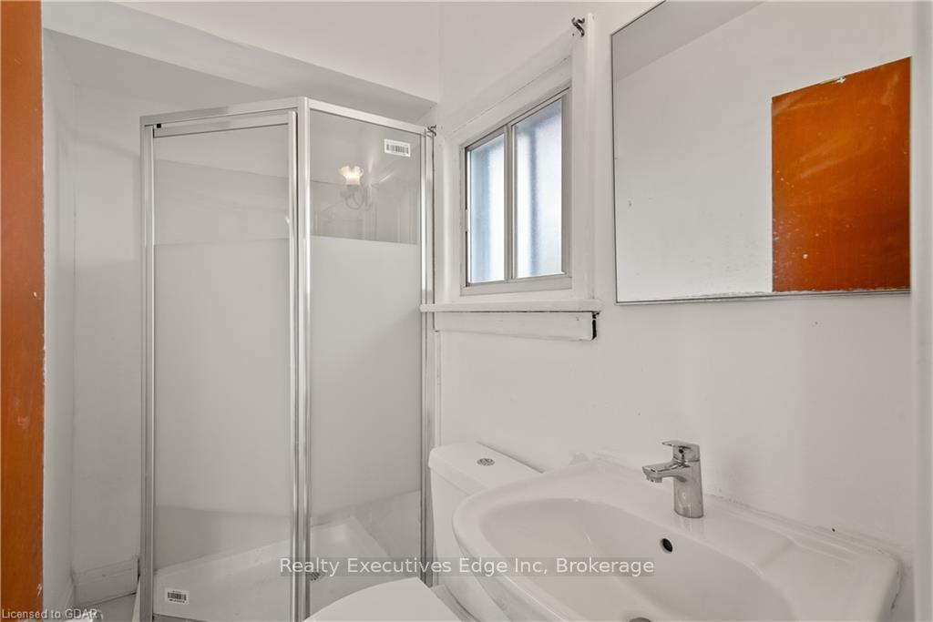 Photo 11 of 18 Culpepper Drive, Waterloo — HOMEH