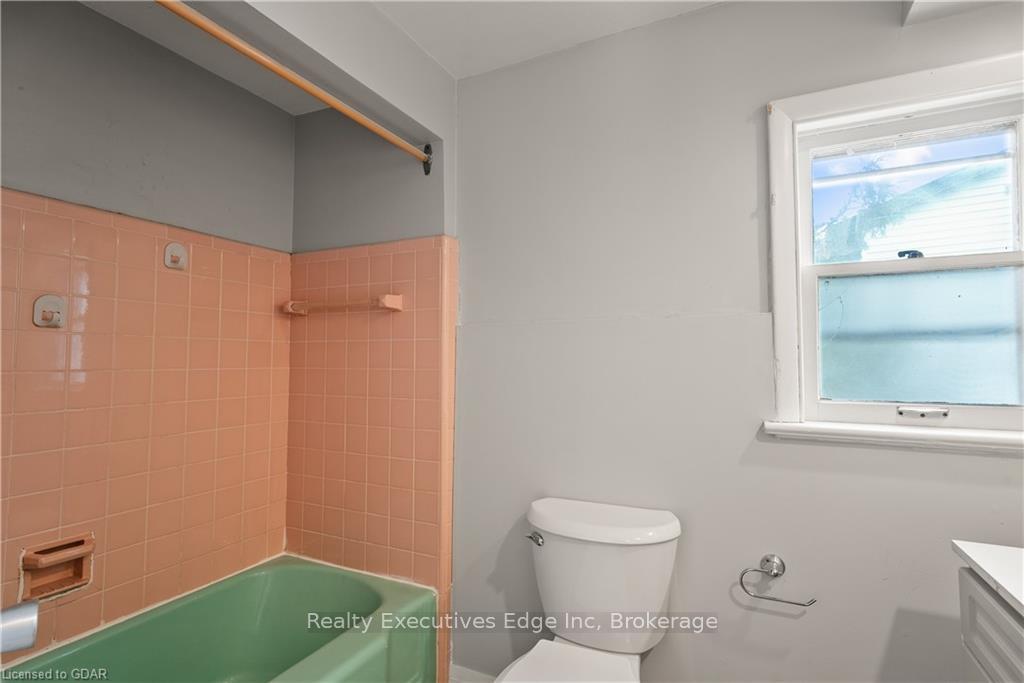 Photo 26 of 18 Culpepper Drive, Waterloo — HOMEH
