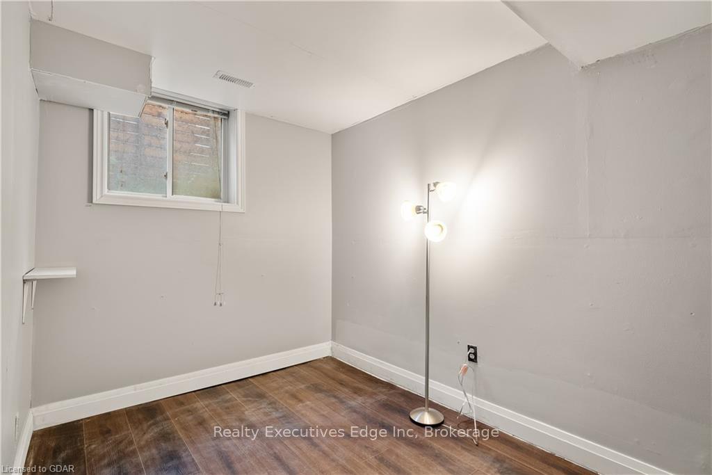Photo 34 of 18 Culpepper Drive, Waterloo — HOMEH