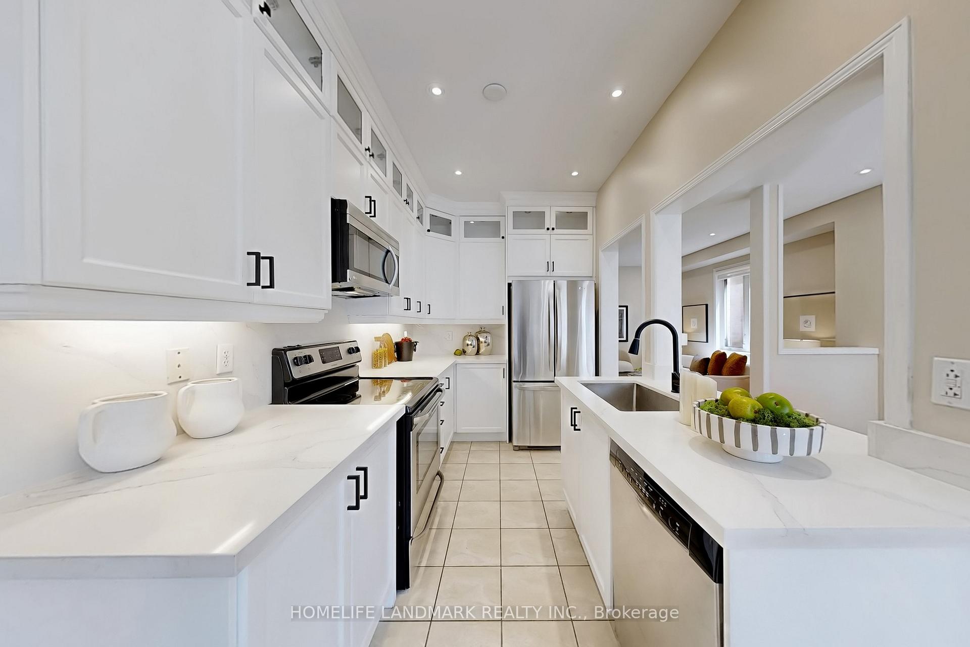 Photo 10 of 115 Big Hill Crescent, Vaughan, Patterson — HOMEH