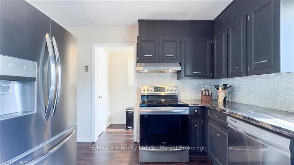 Photo 12 of 223 Coulton Drive, West Perth, Mitchell — HOMEH
