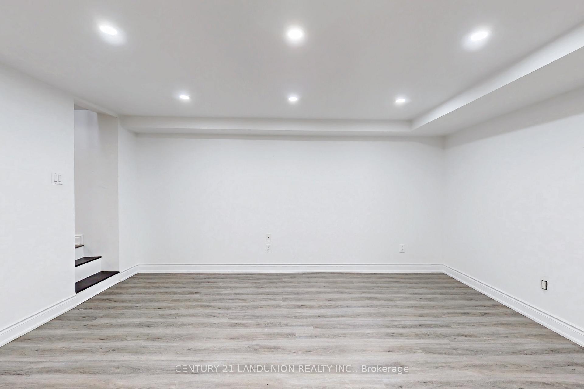 Photo 32 of 15 Victoria Street, Markham, Victoria Square — HOMEH