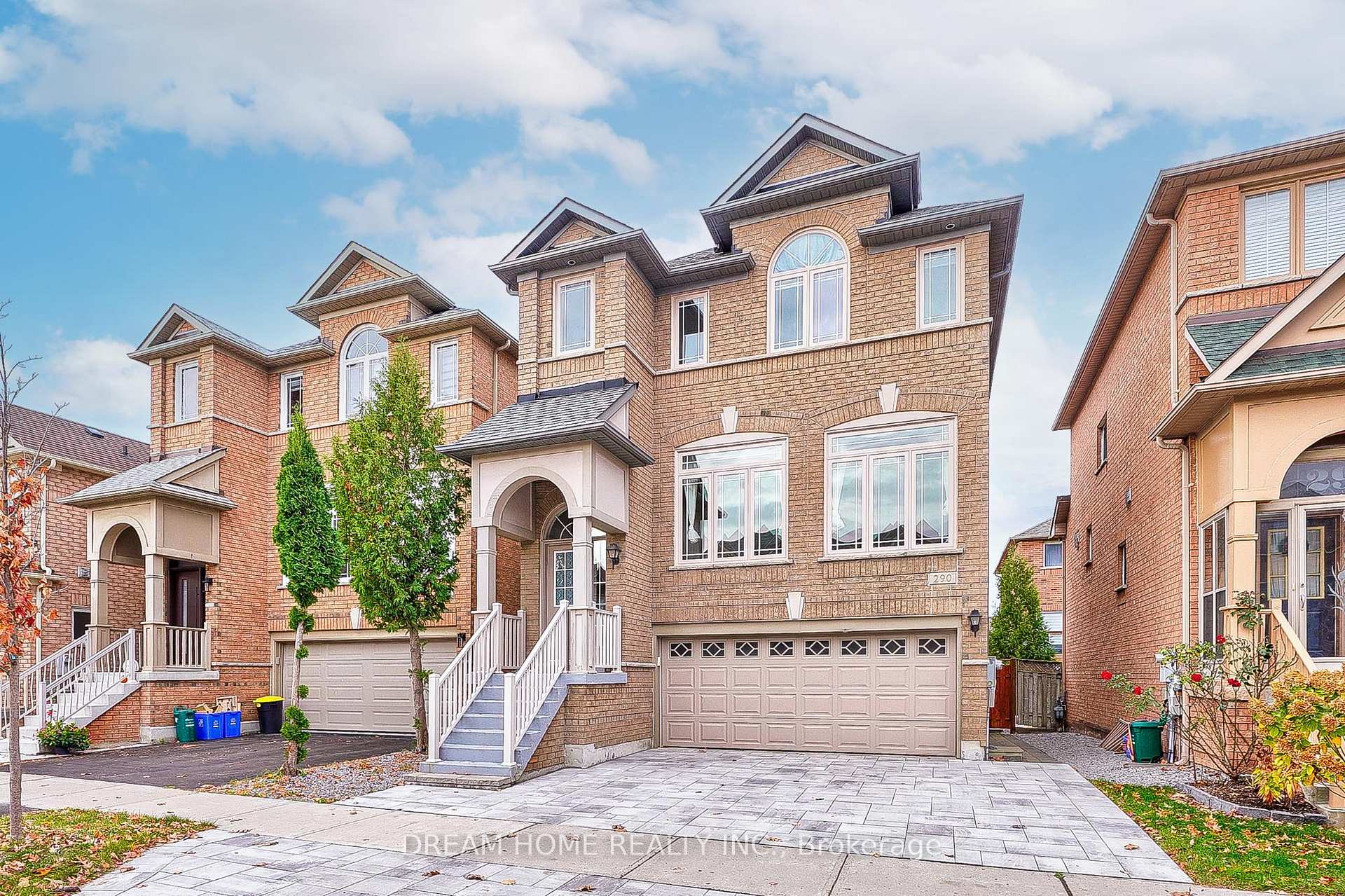 Front of 290 Harbord Street