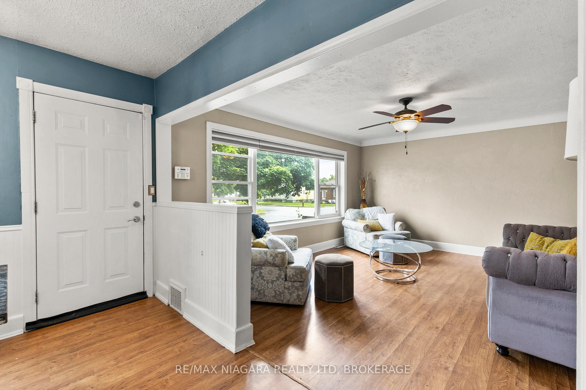 Photo 4 of 272 Wallace Avenue S, Welland, Lincoln/Crowland — HOMEH
