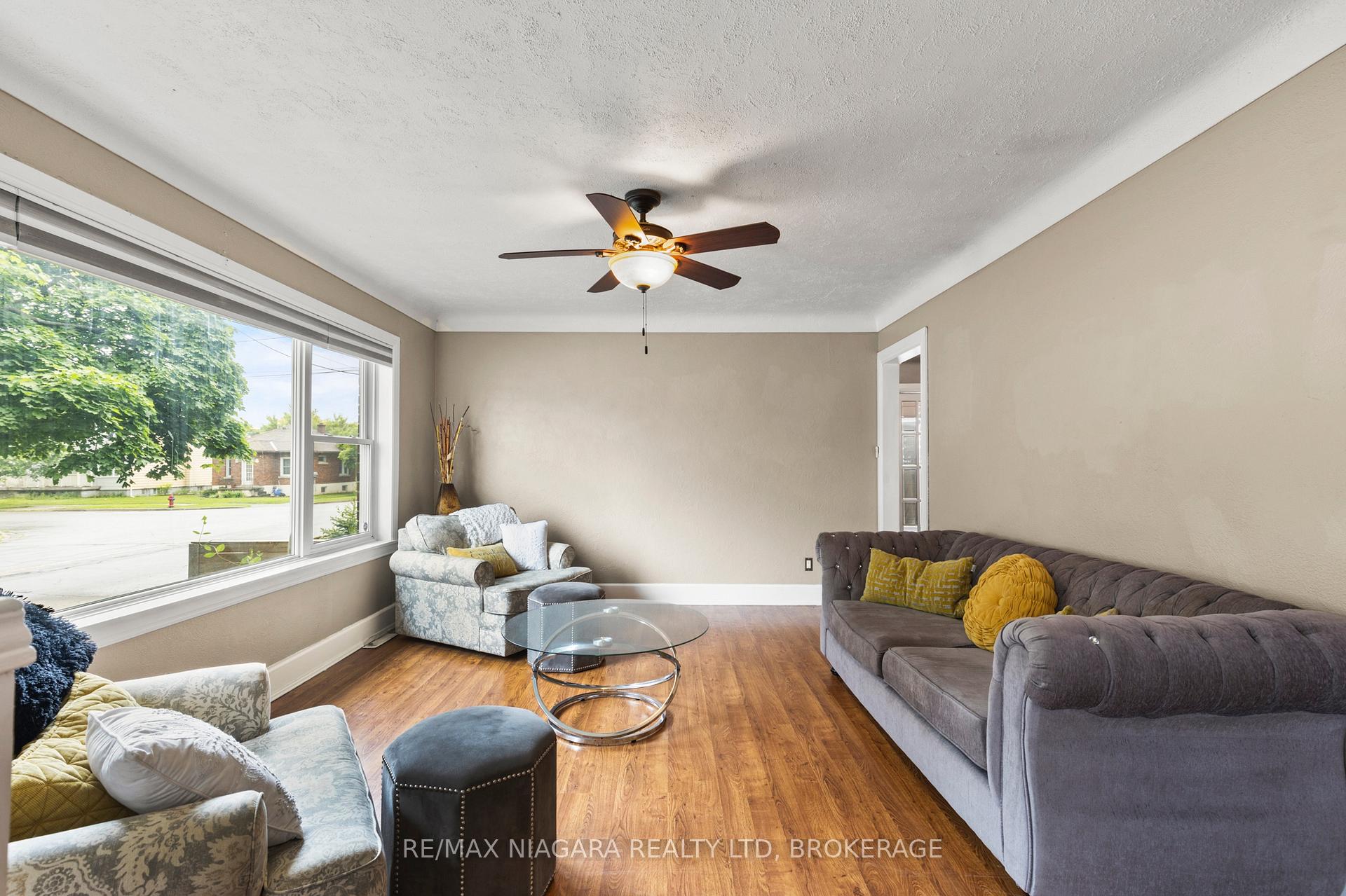 Photo 5 of 272 Wallace Avenue S, Welland, Lincoln/Crowland — HOMEH