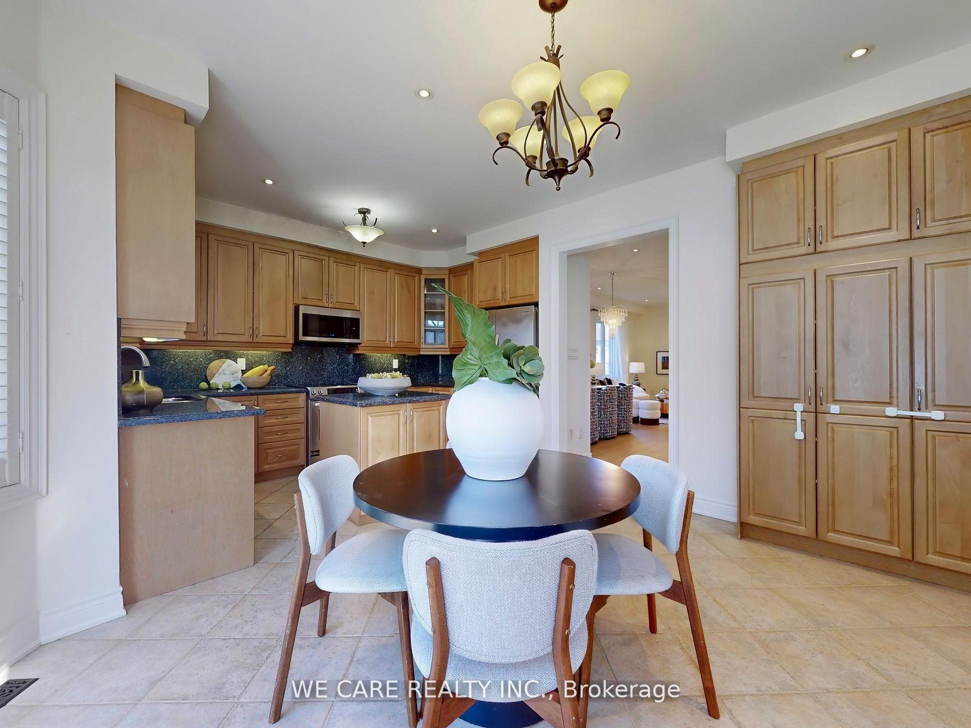 Photo 12 of 461 Autumn Hill Boulevard, Vaughan, Patterson — HOMEH