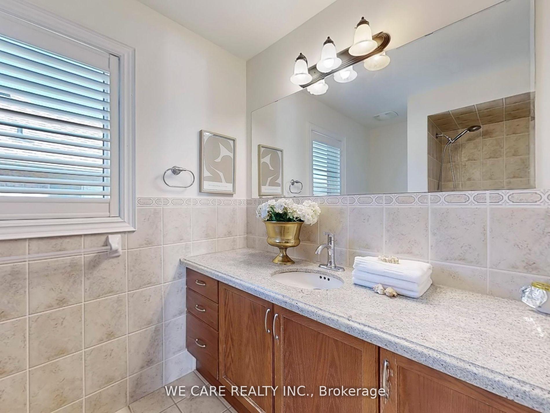 Photo 32 of 461 Autumn Hill Boulevard, Vaughan, Patterson — HOMEH