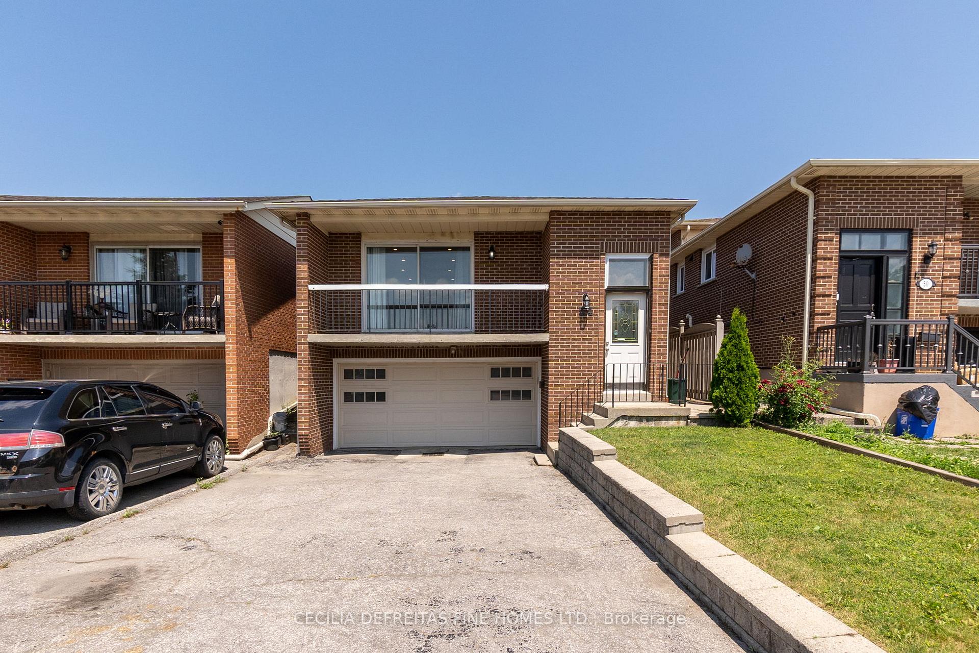 Photo 1 of Unit UPPER, 54 Ashburn Crescent, Vaughan, East Woodbridge — HOMEH