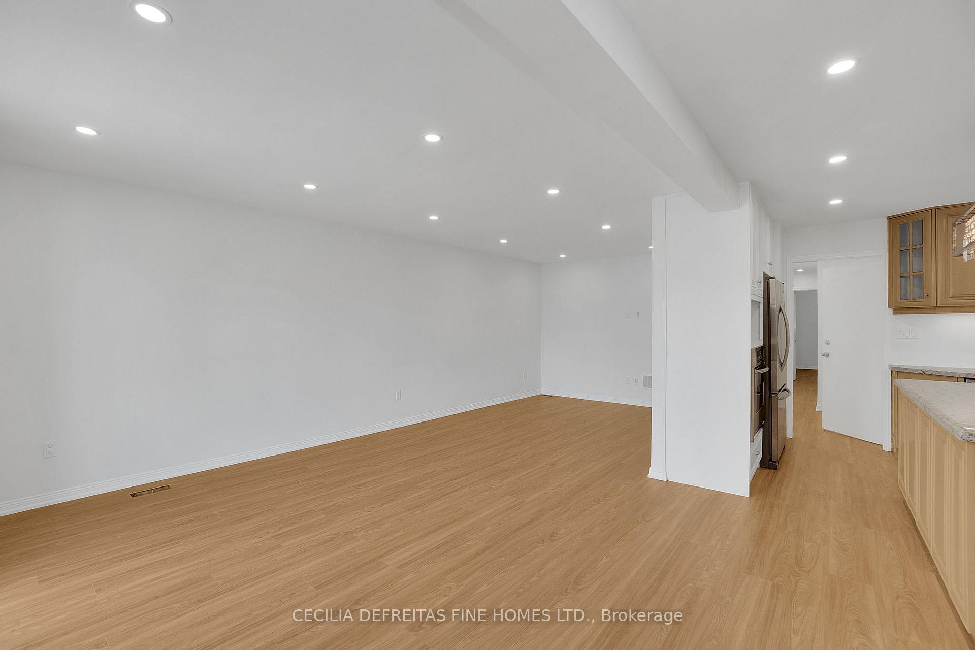 Photo 6 of Unit UPPER, 54 Ashburn Crescent, Vaughan, East Woodbridge — HOMEH