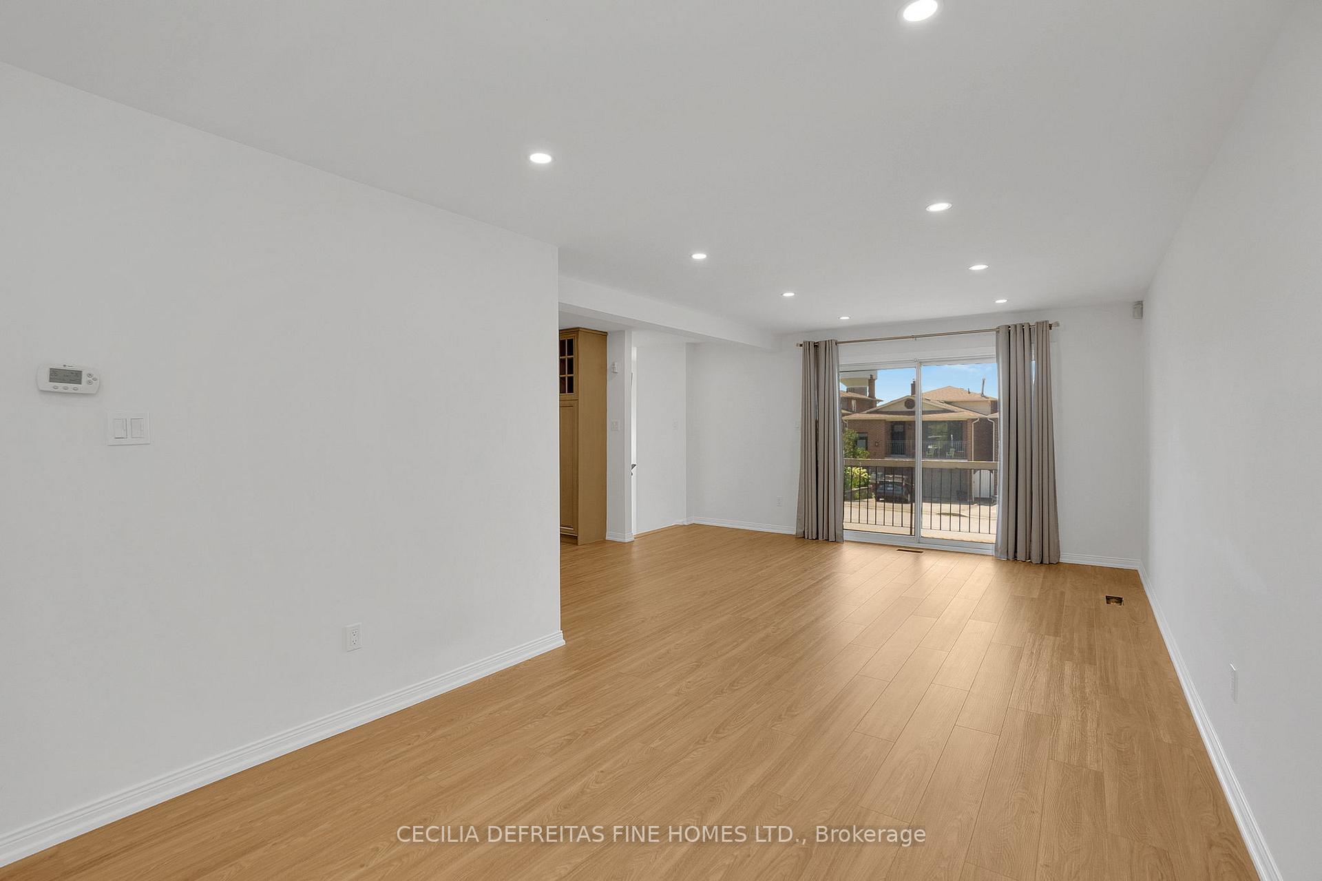 Photo 9 of Unit UPPER, 54 Ashburn Crescent, Vaughan, East Woodbridge — HOMEH