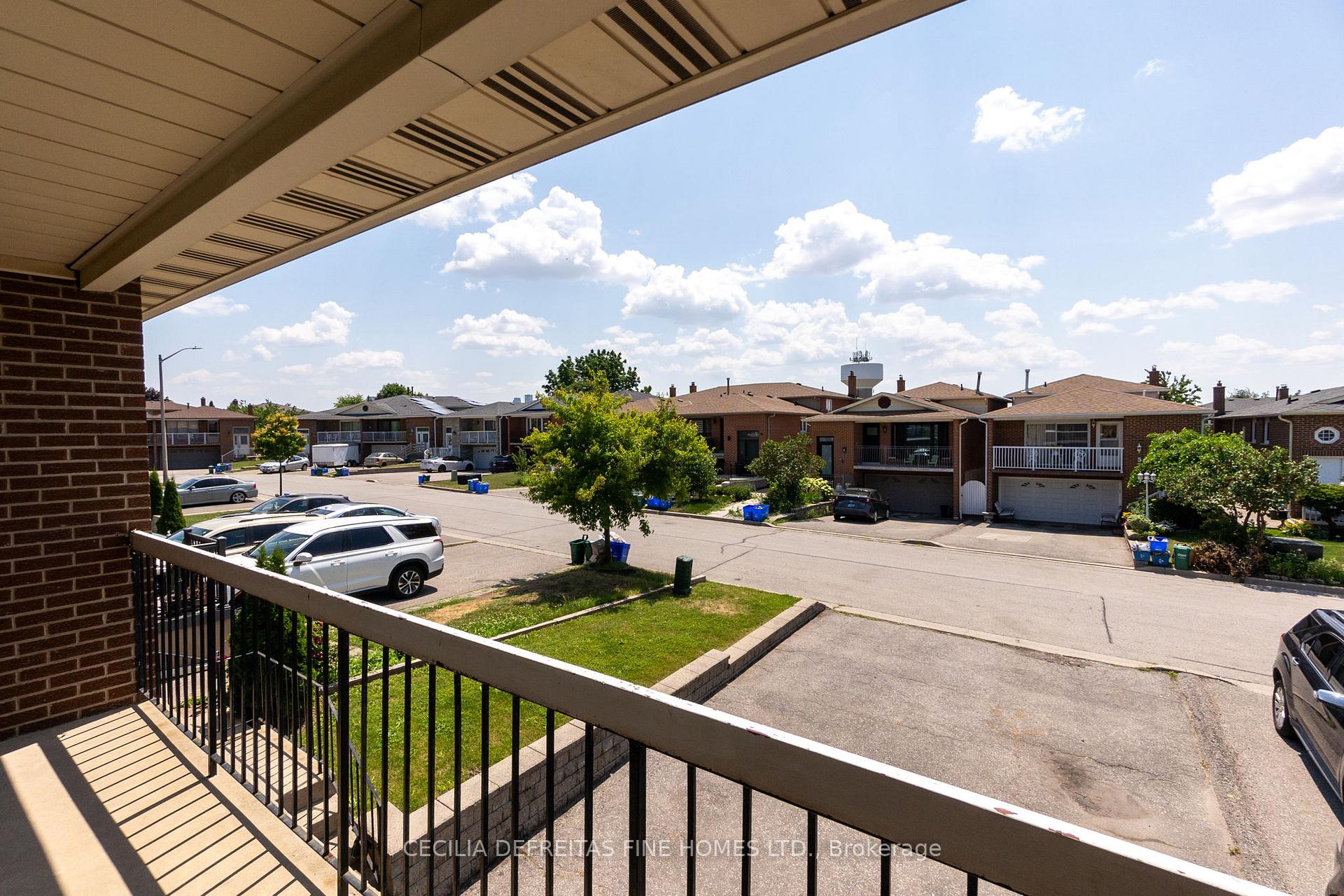 Photo 10 of Unit UPPER, 54 Ashburn Crescent, Vaughan, East Woodbridge — HOMEH