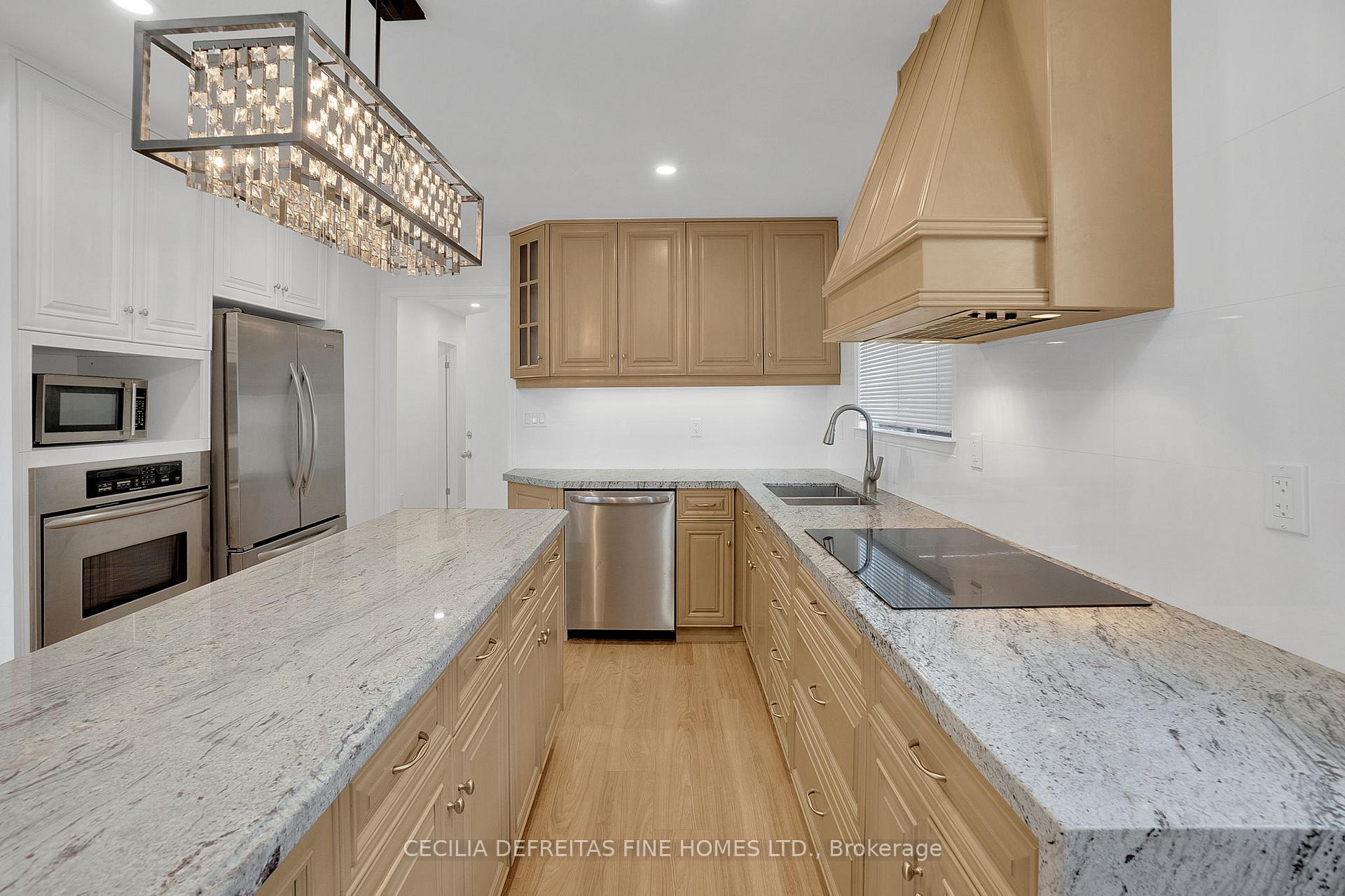 Photo 13 of Unit UPPER, 54 Ashburn Crescent, Vaughan, East Woodbridge — HOMEH