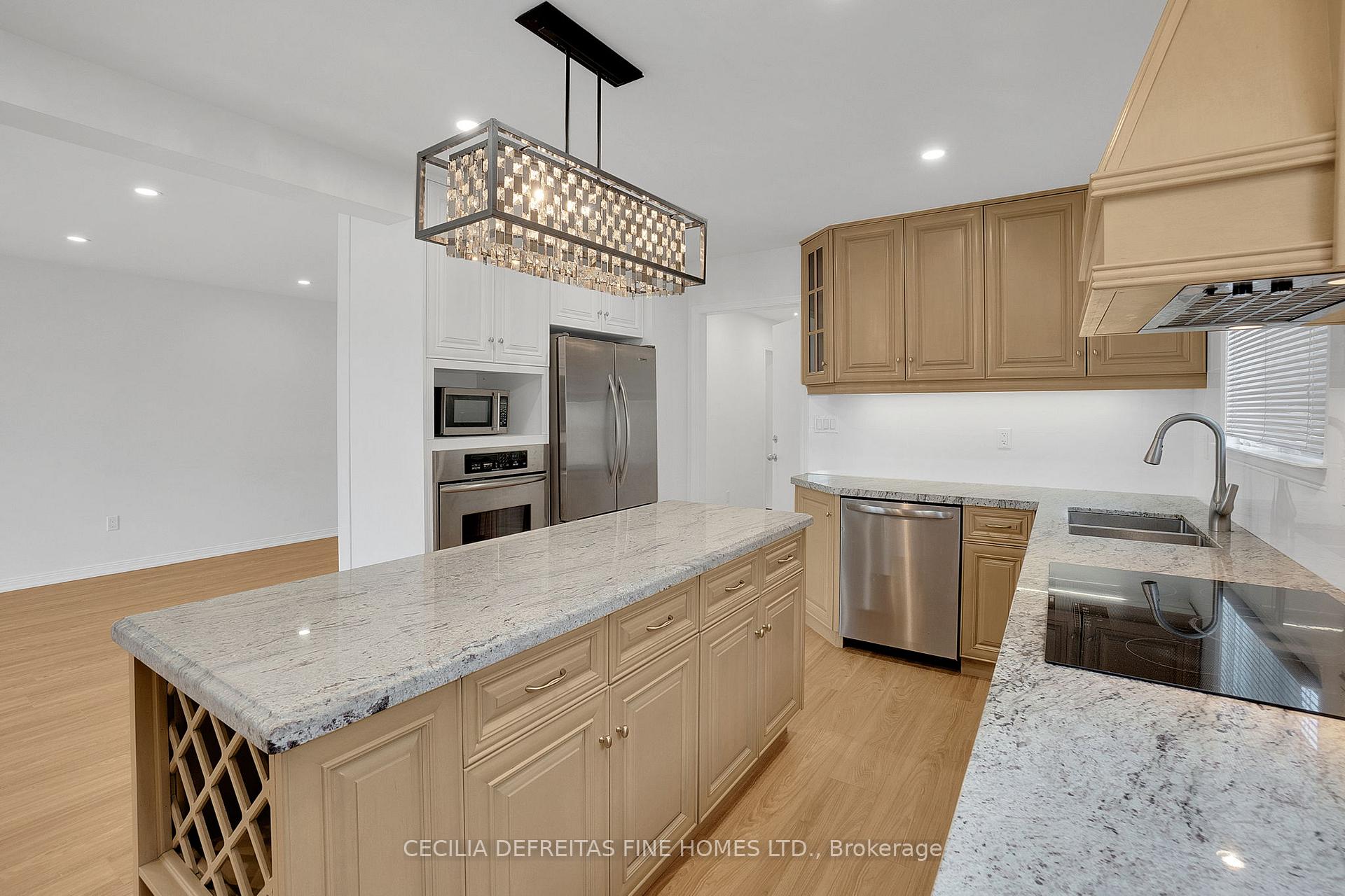 Photo 14 of Unit UPPER, 54 Ashburn Crescent, Vaughan, East Woodbridge — HOMEH