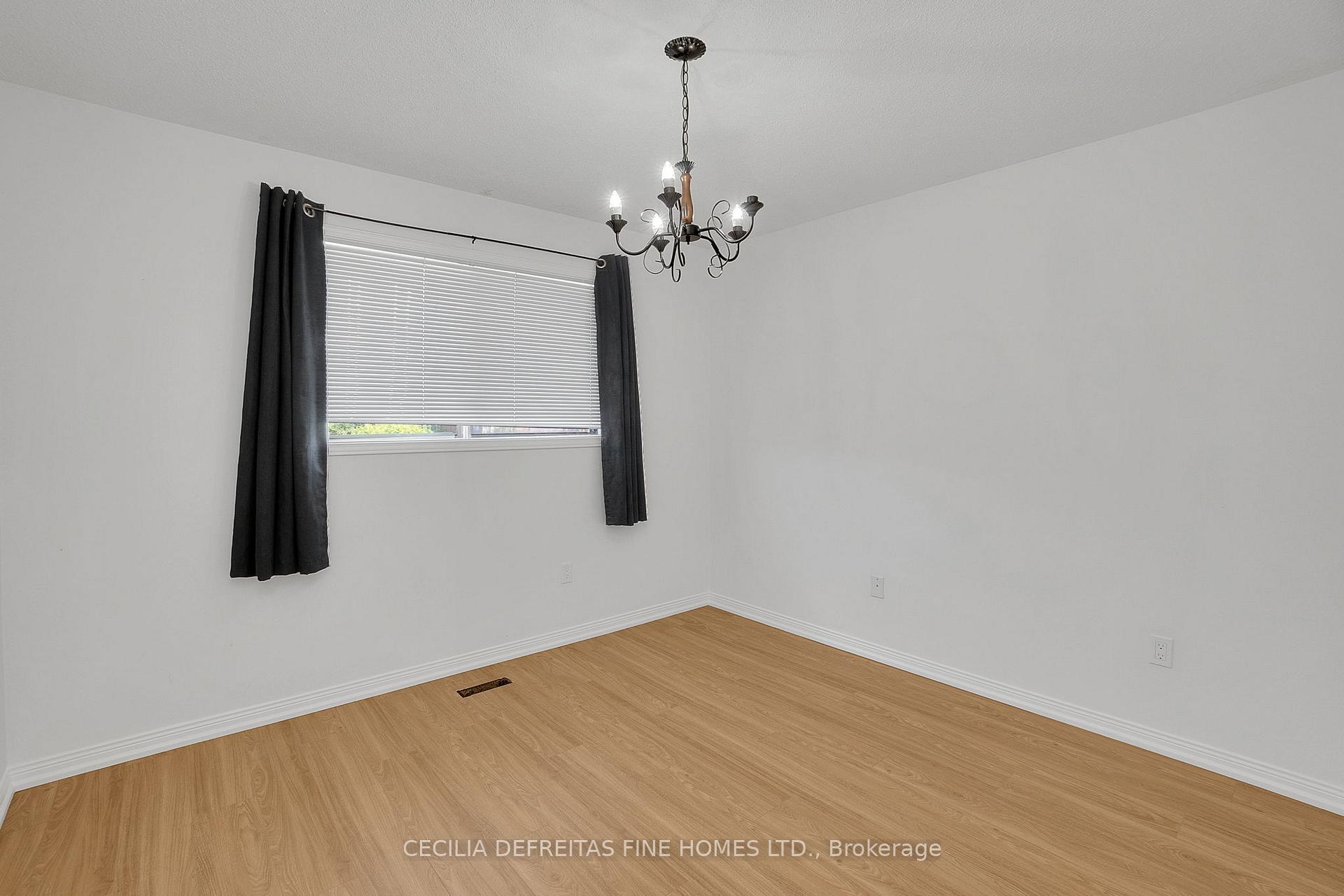 Photo 17 of Unit UPPER, 54 Ashburn Crescent, Vaughan, East Woodbridge — HOMEH