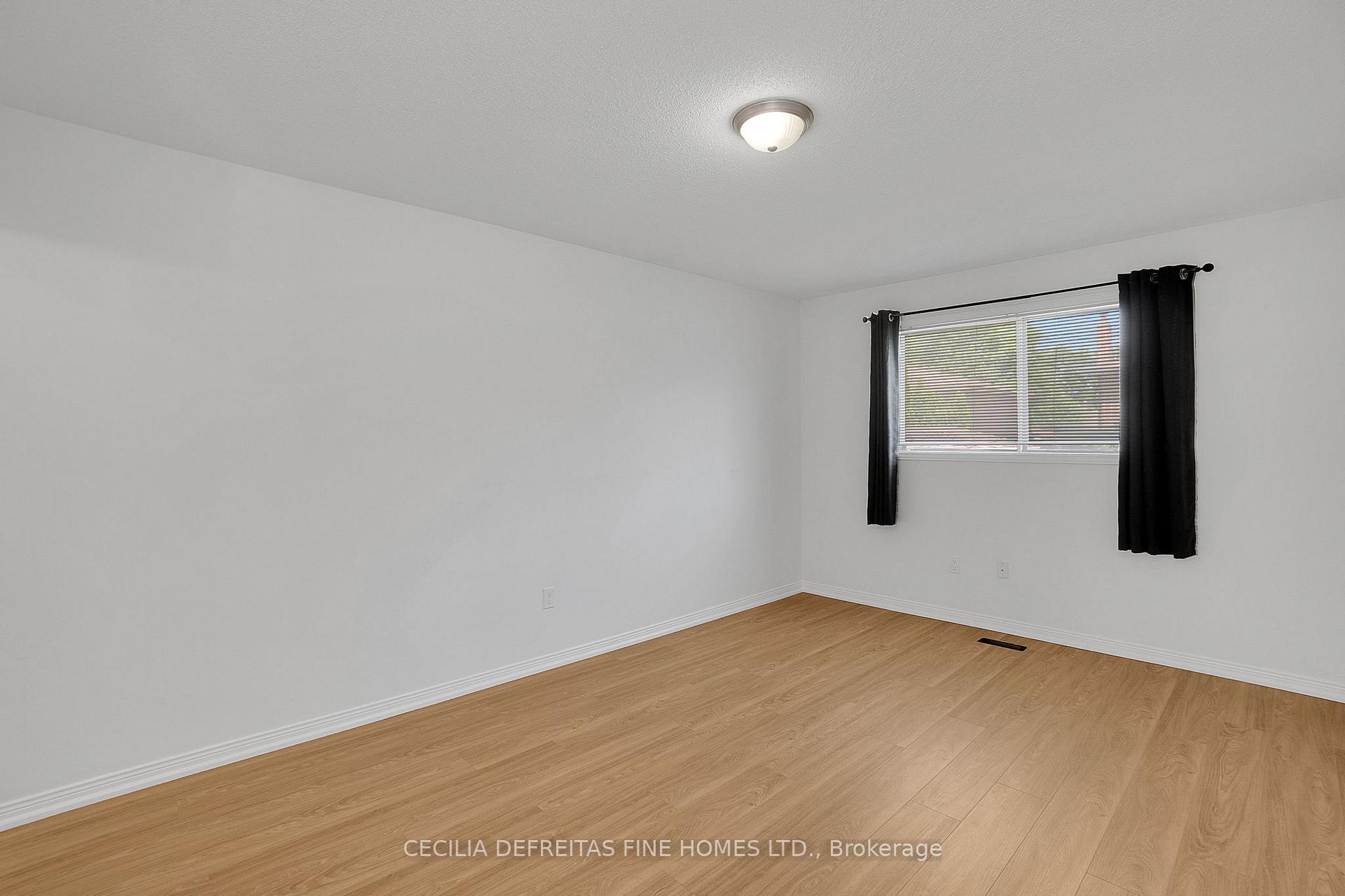 Photo 19 of Unit UPPER, 54 Ashburn Crescent, Vaughan, East Woodbridge — HOMEH