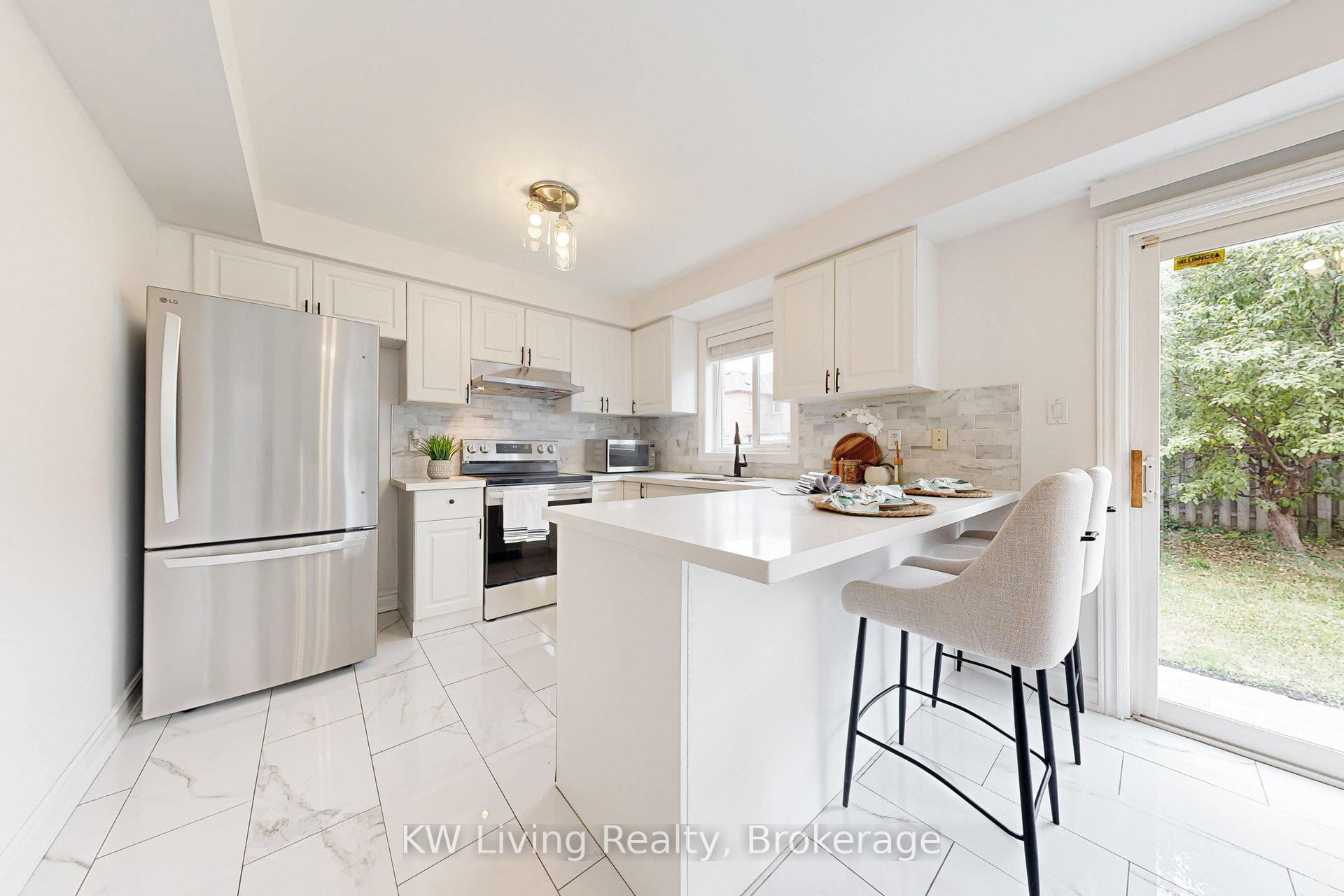 Photo 7 of 37 Bluewater Trail, Vaughan, Vellore Village — HOMEH