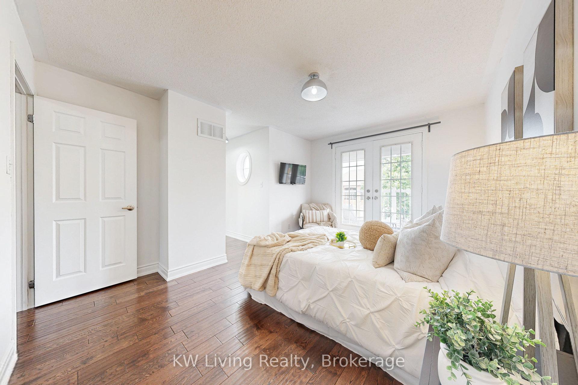 Photo 14 of 37 Bluewater Trail, Vaughan, Vellore Village — HOMEH