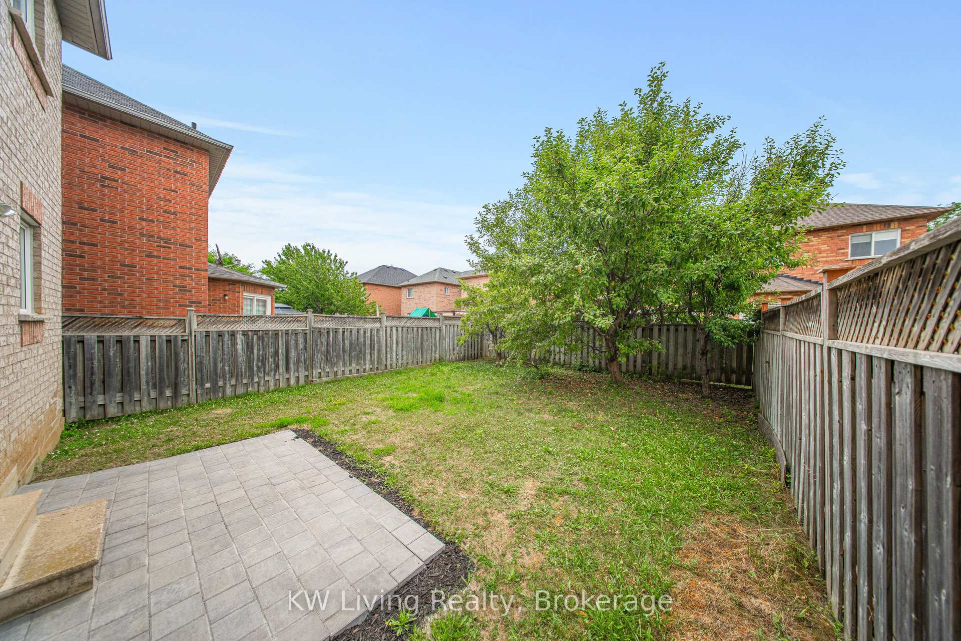 Photo 25 of 37 Bluewater Trail, Vaughan, Vellore Village — HOMEH