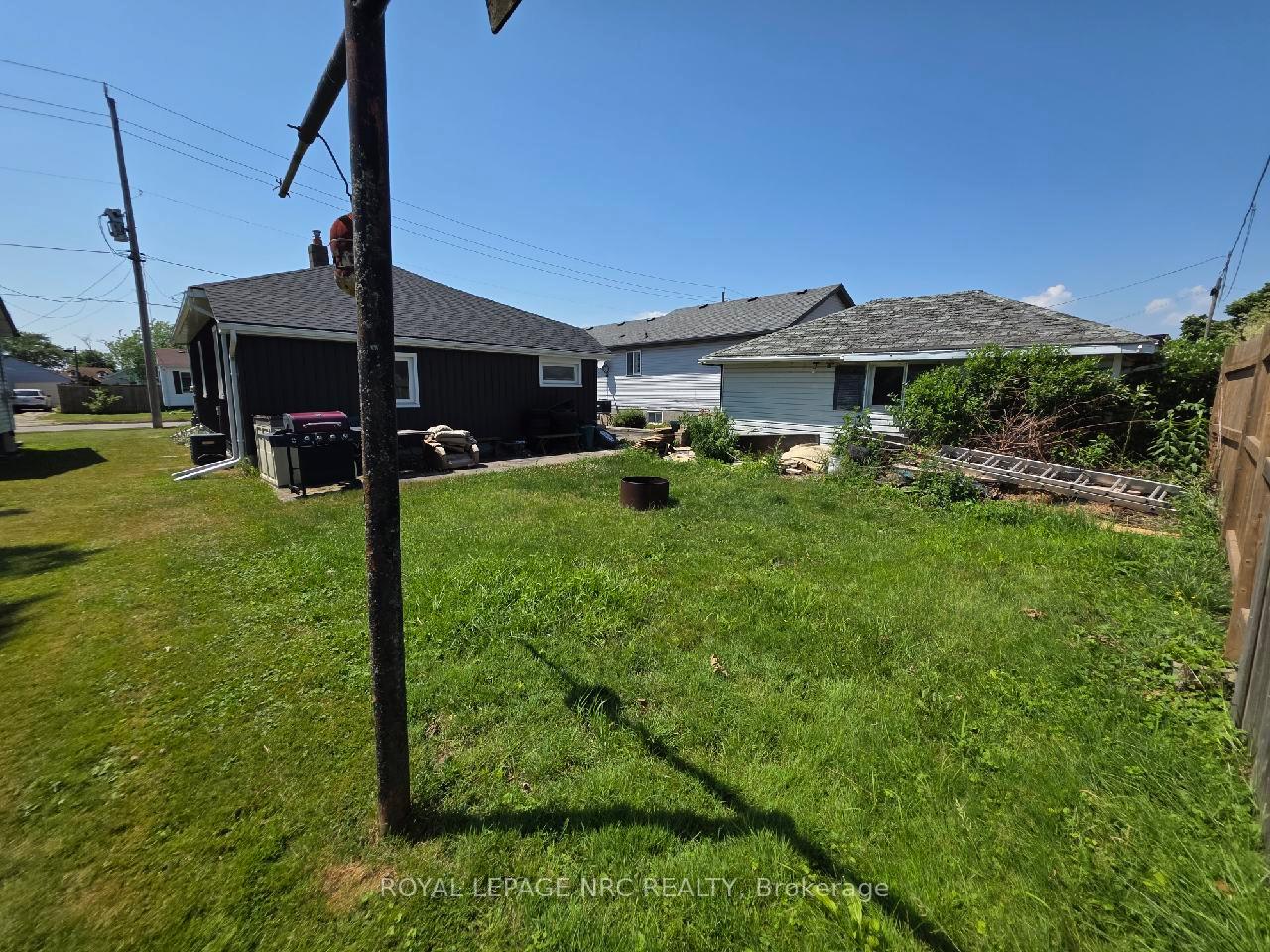 Photo 4 of 849 Harriet Street, Welland, Lincoln/Crowland — HOMEH
