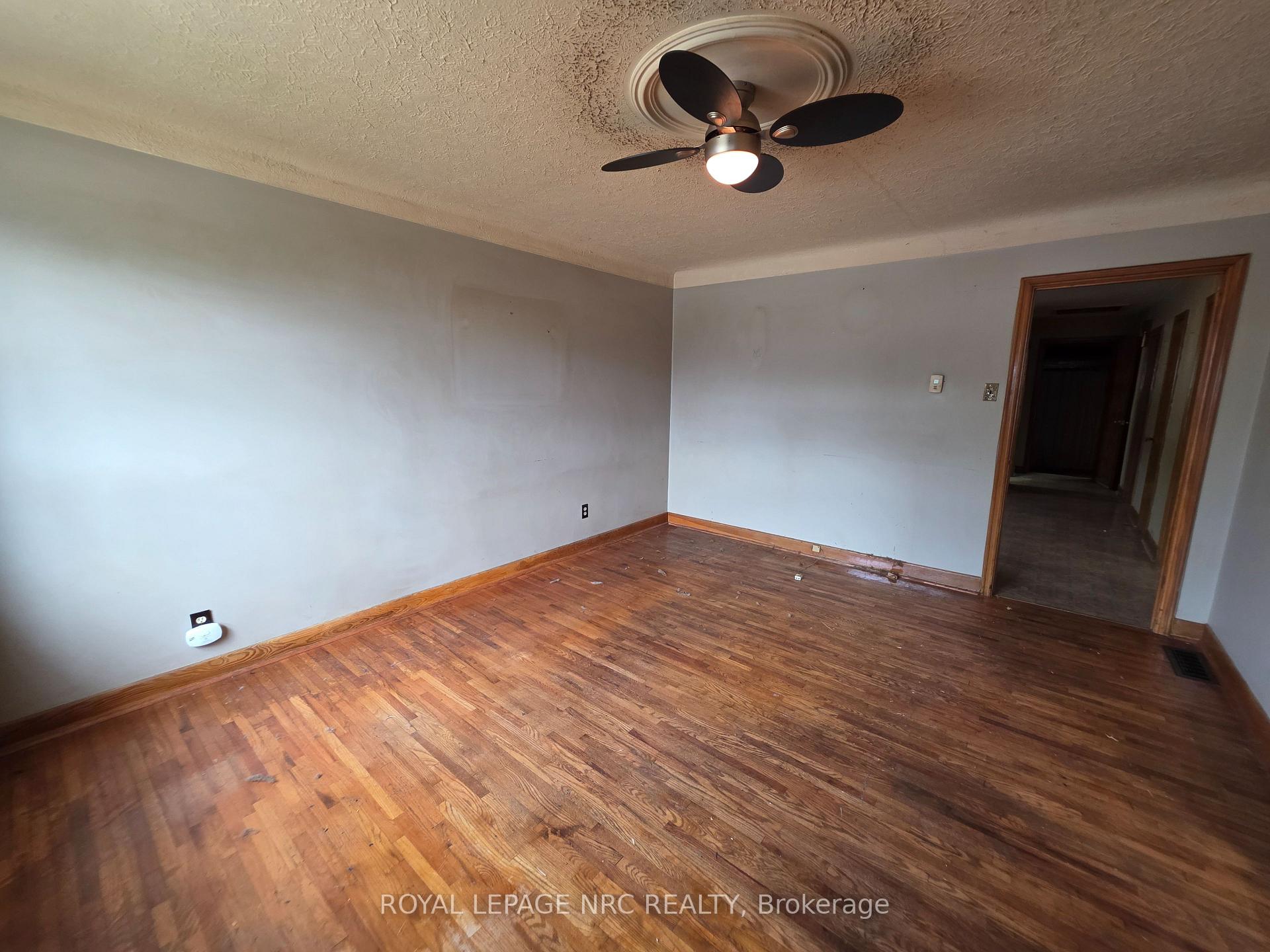 Photo 8 of 849 Harriet Street, Welland, Lincoln/Crowland — HOMEH