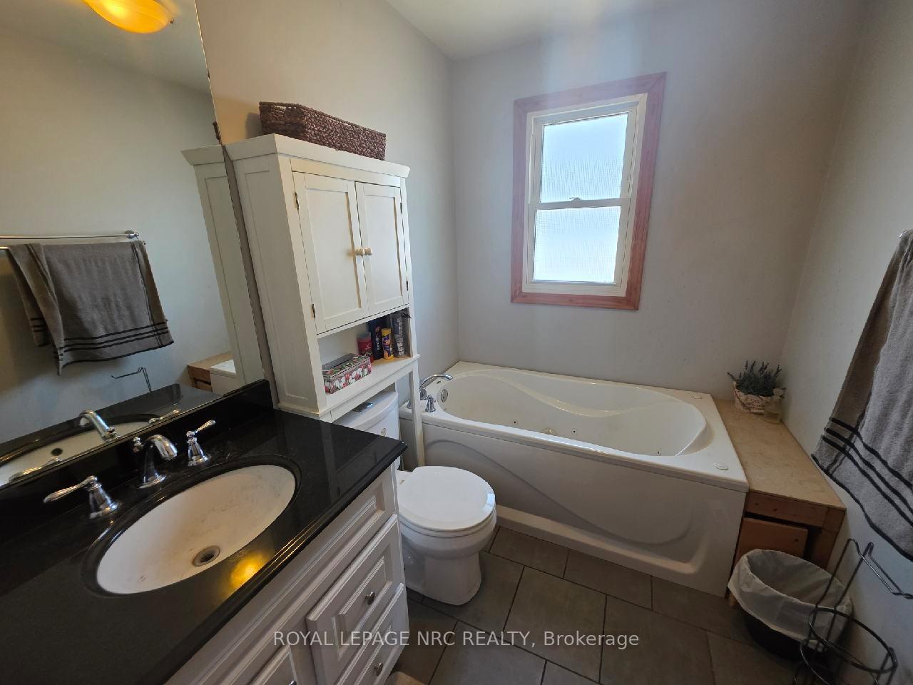 Photo 14 of 849 Harriet Street, Welland, Lincoln/Crowland — HOMEH