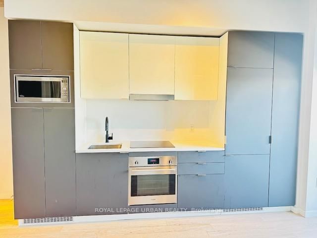 Photo 6 of Unit 2705, 170 Bayview Ave, Toronto, Moss Park — HOMEH