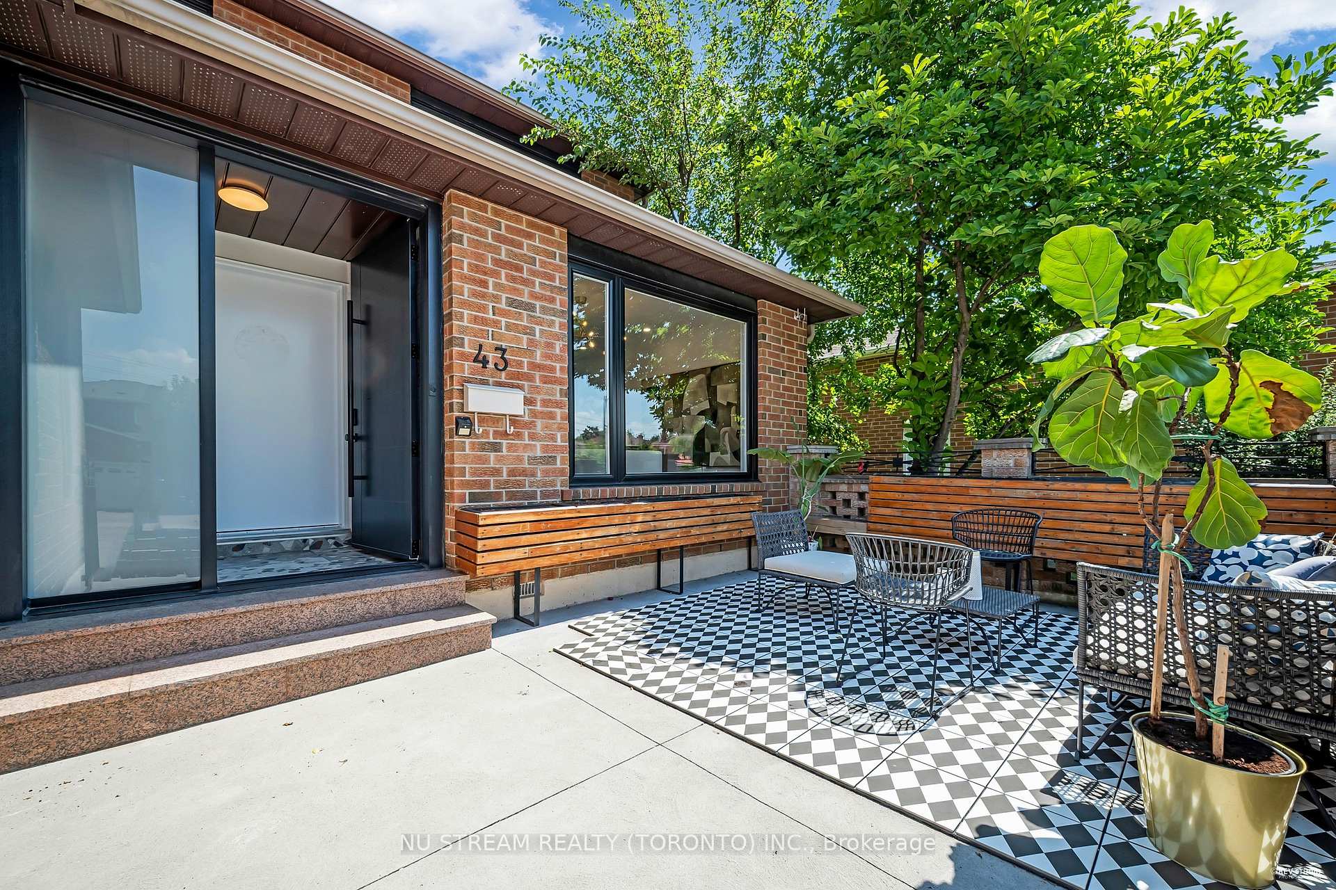 Photo 5 of 43 Brandy Crescent, Vaughan, East Woodbridge — HOMEH