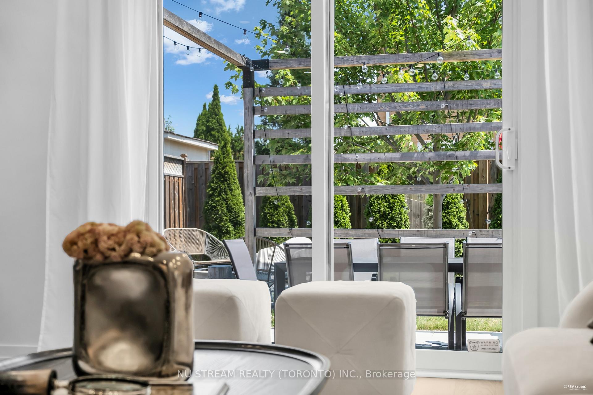 Photo 22 of 43 Brandy Crescent, Vaughan, East Woodbridge — HOMEH