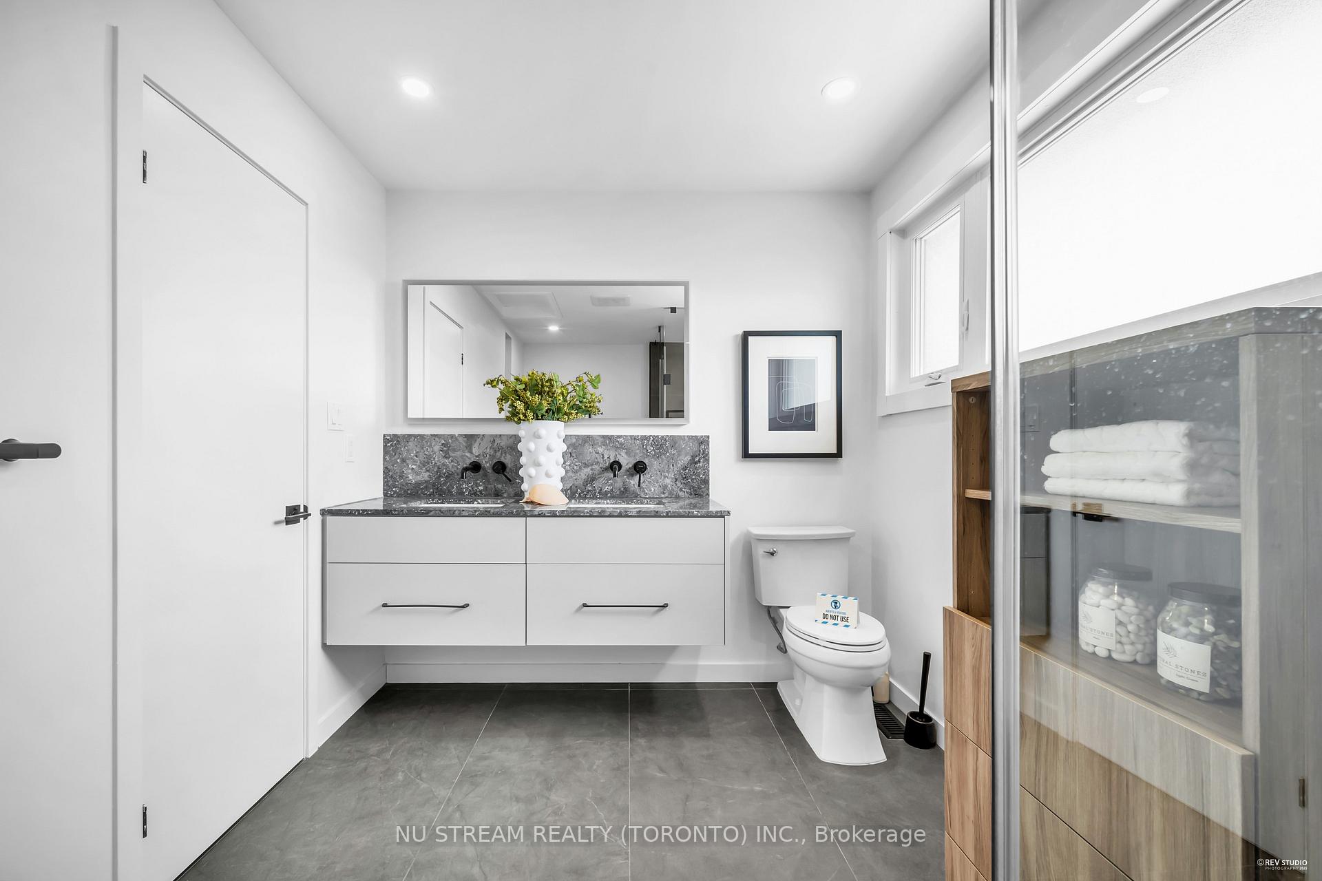 Photo 33 of 43 Brandy Crescent, Vaughan, East Woodbridge — HOMEH
