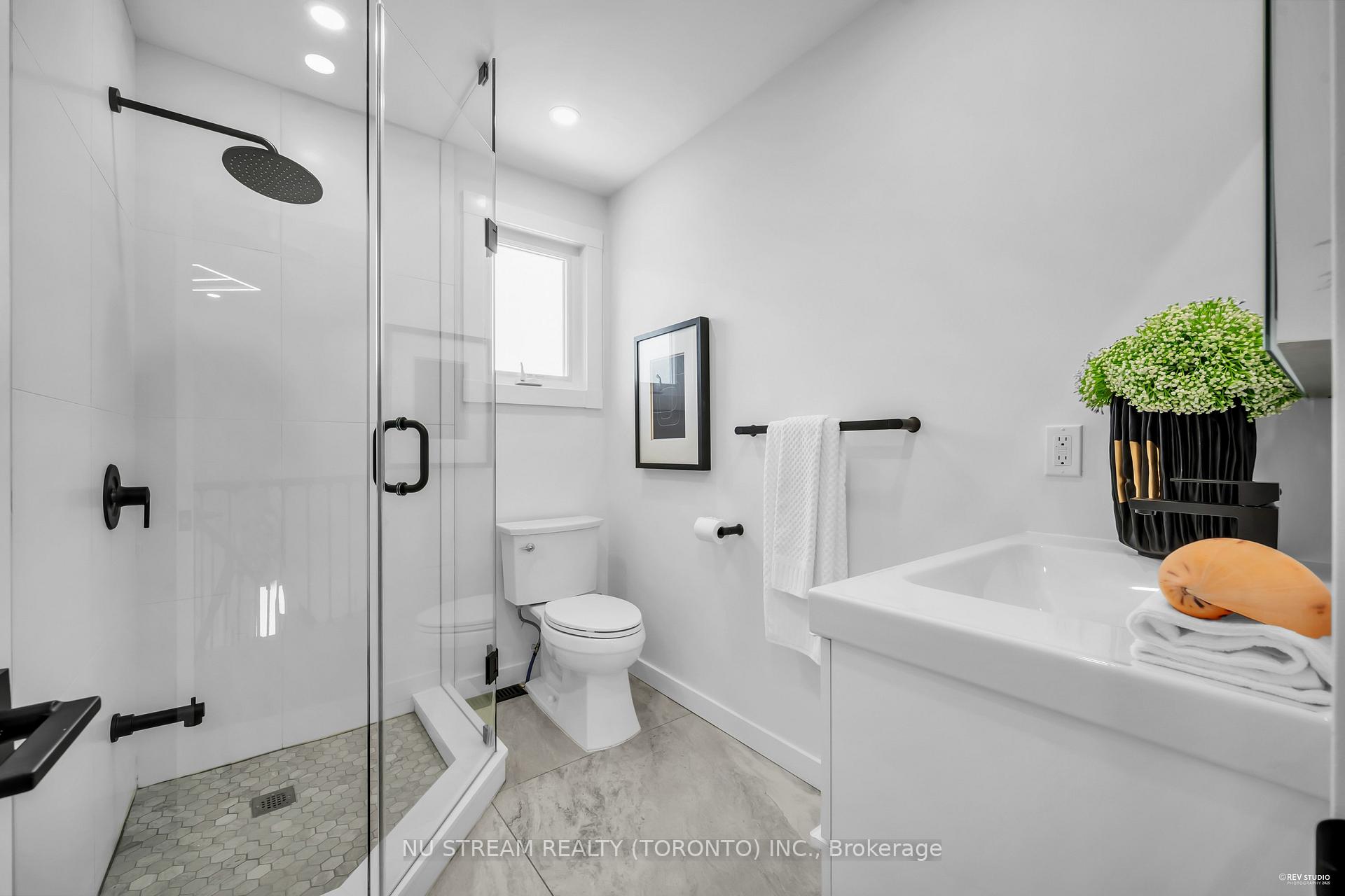 Photo 40 of 43 Brandy Crescent, Vaughan, East Woodbridge — HOMEH