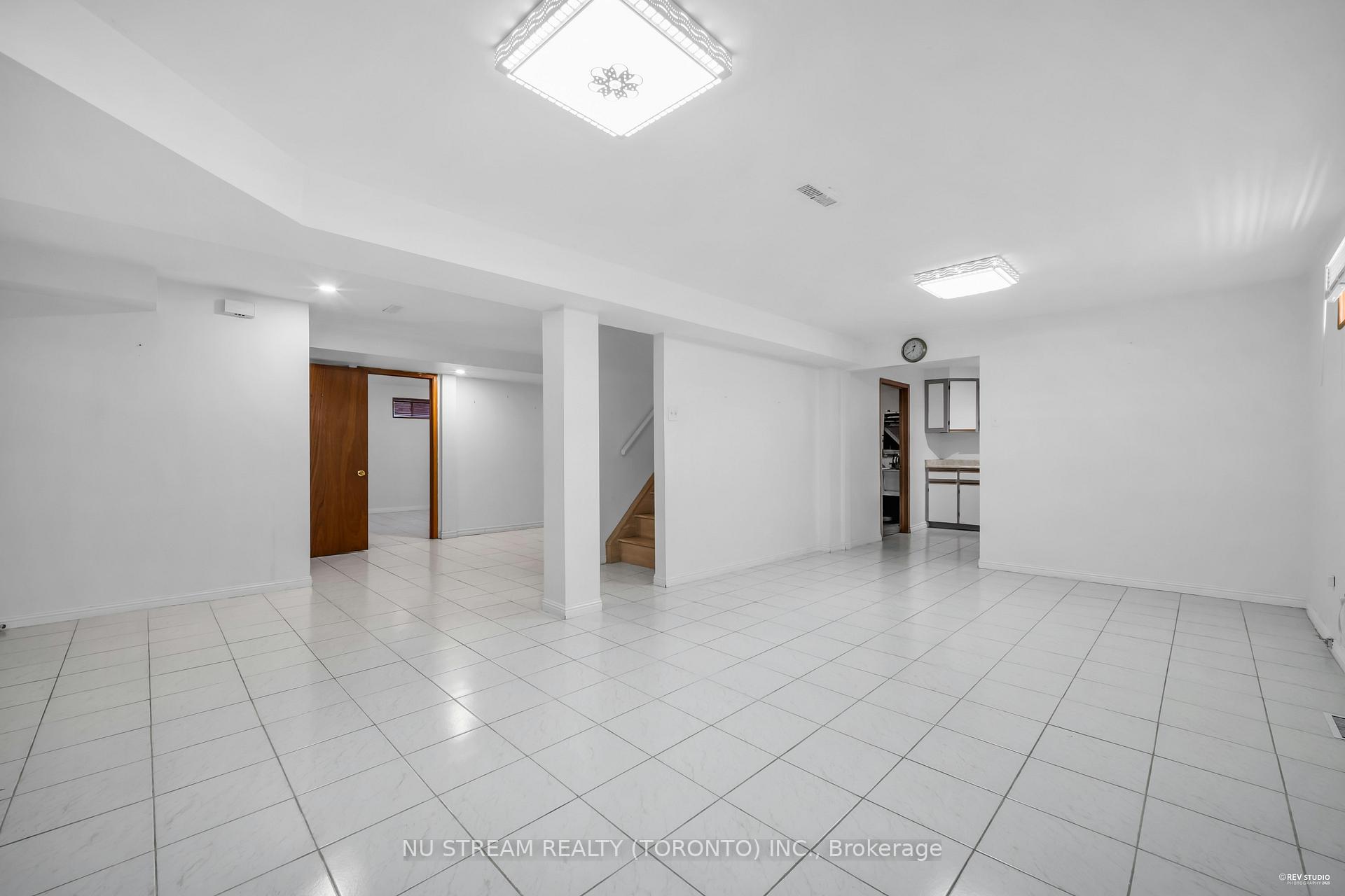 Photo 44 of 43 Brandy Crescent, Vaughan, East Woodbridge — HOMEH