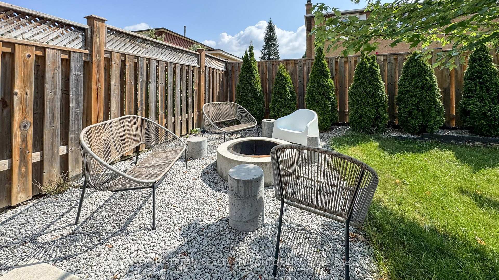 Photo 51 of 43 Brandy Crescent, Vaughan, East Woodbridge — HOMEH