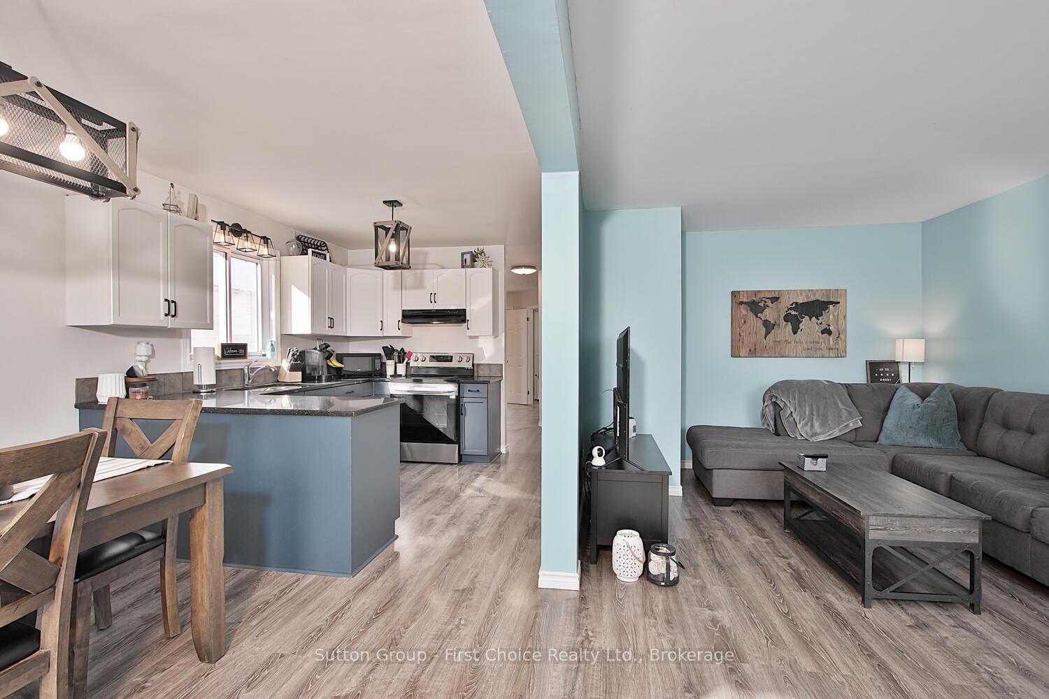 Photo 8 of 135A Mitchell Court, West Perth, Mitchell — HOMEH
