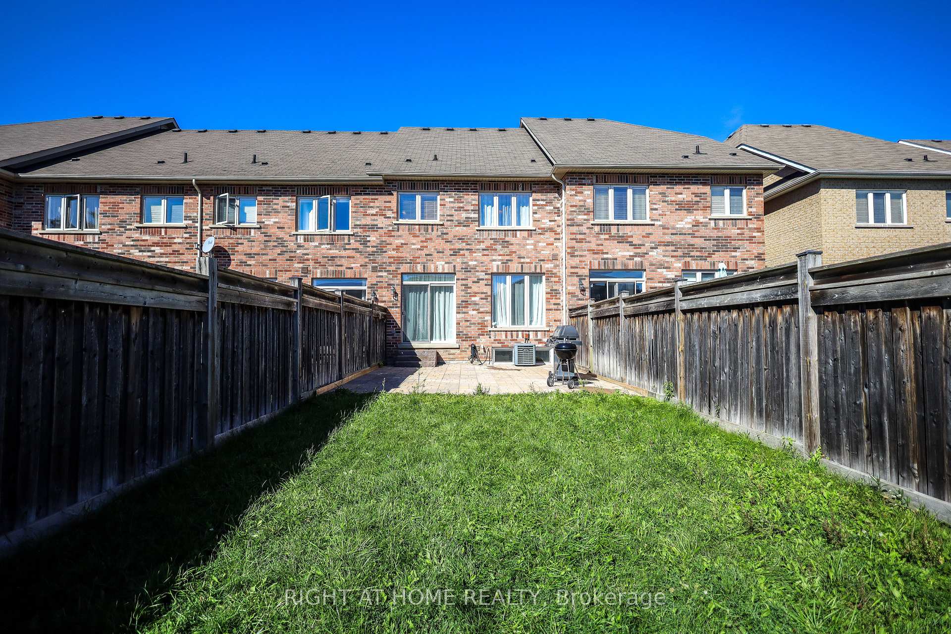Photo 7 of 47 Millhouse Court, Vaughan, Patterson — HOMEH