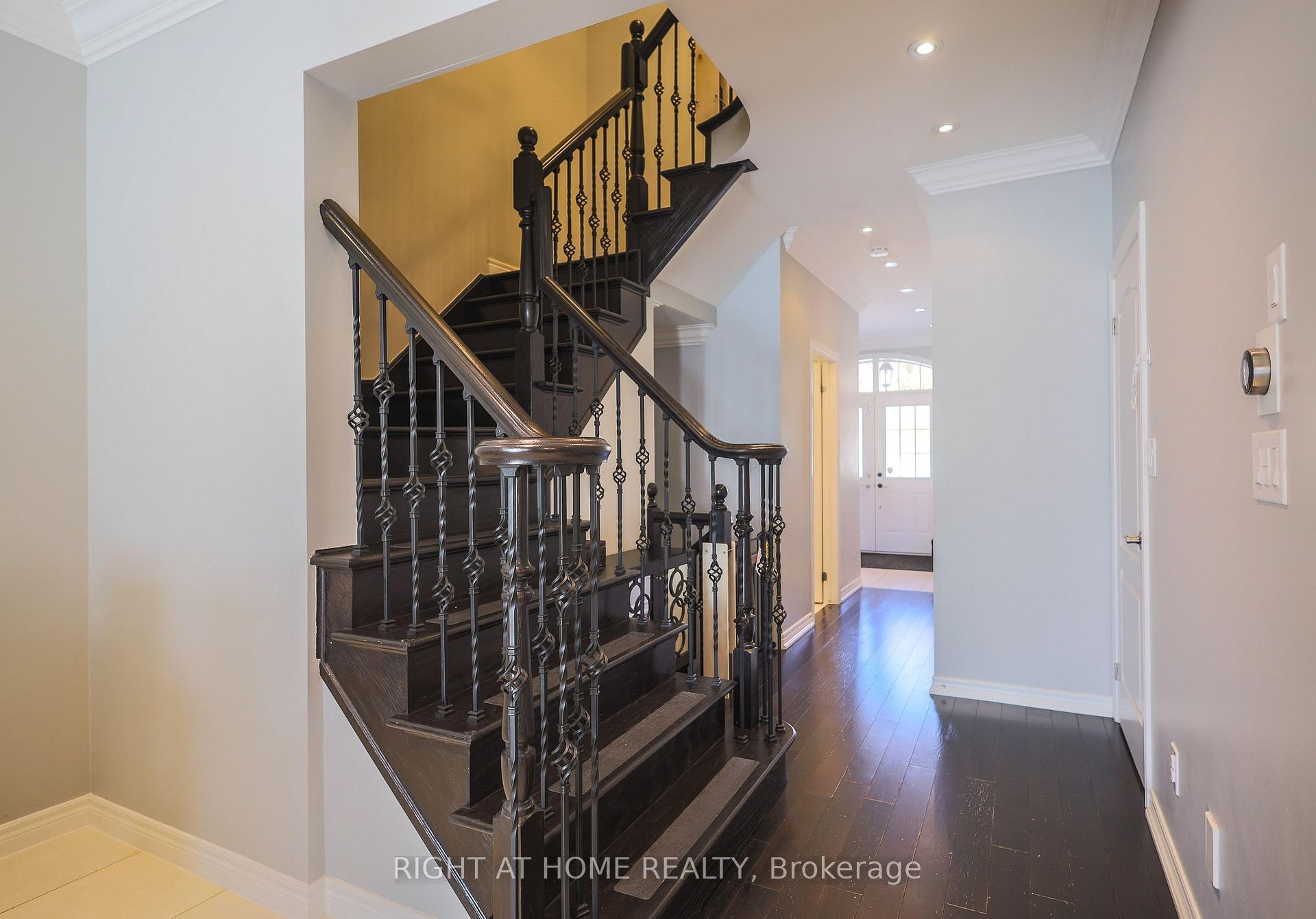 Photo 11 of 47 Millhouse Court, Vaughan, Patterson — HOMEH