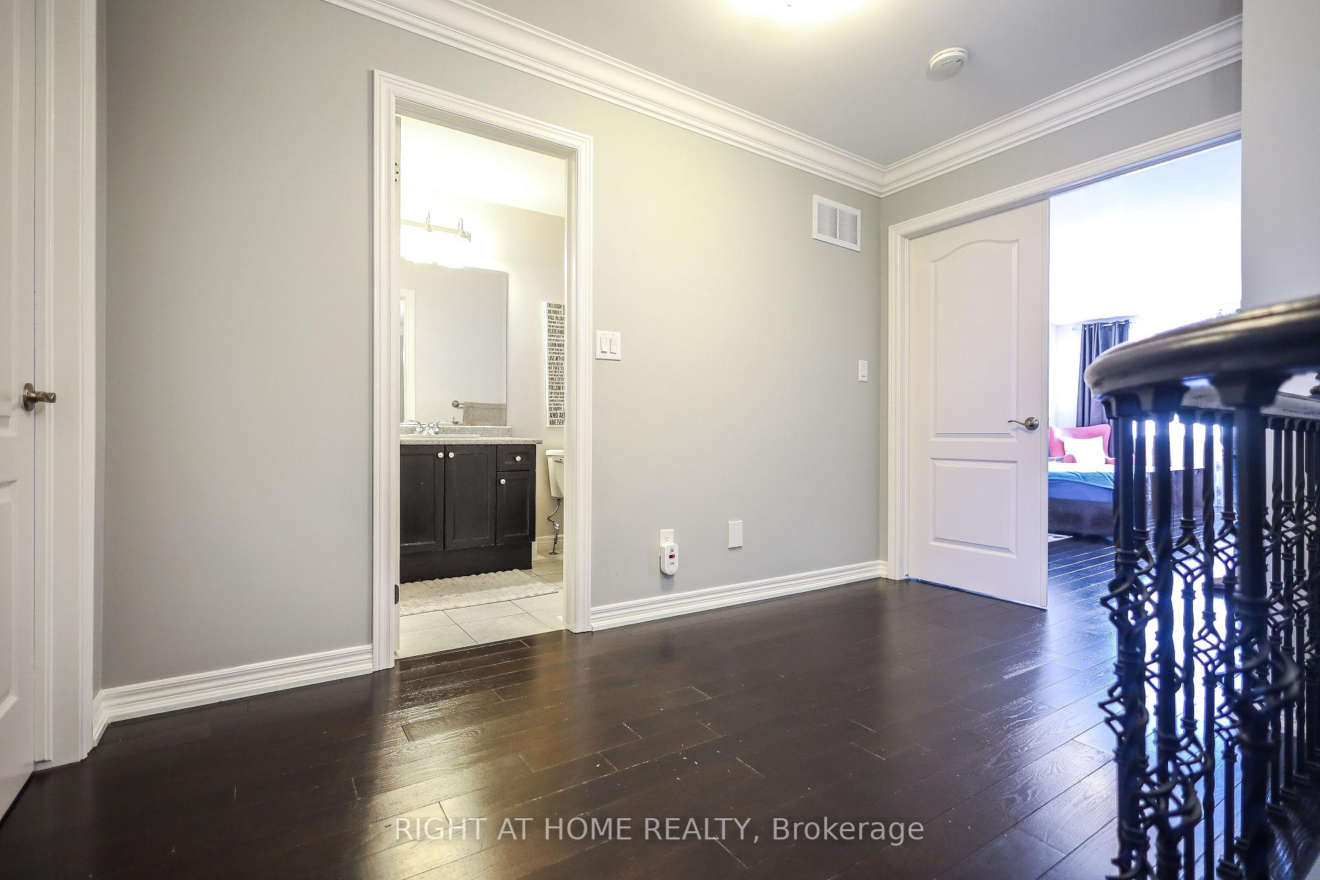 Photo 25 of 47 Millhouse Court, Vaughan, Patterson — HOMEH