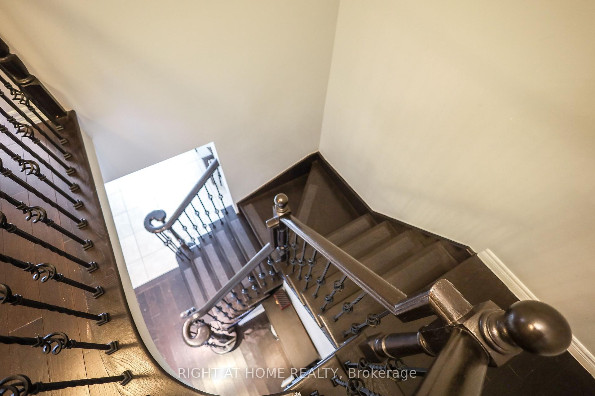 Photo 27 of 47 Millhouse Court, Vaughan, Patterson — HOMEH