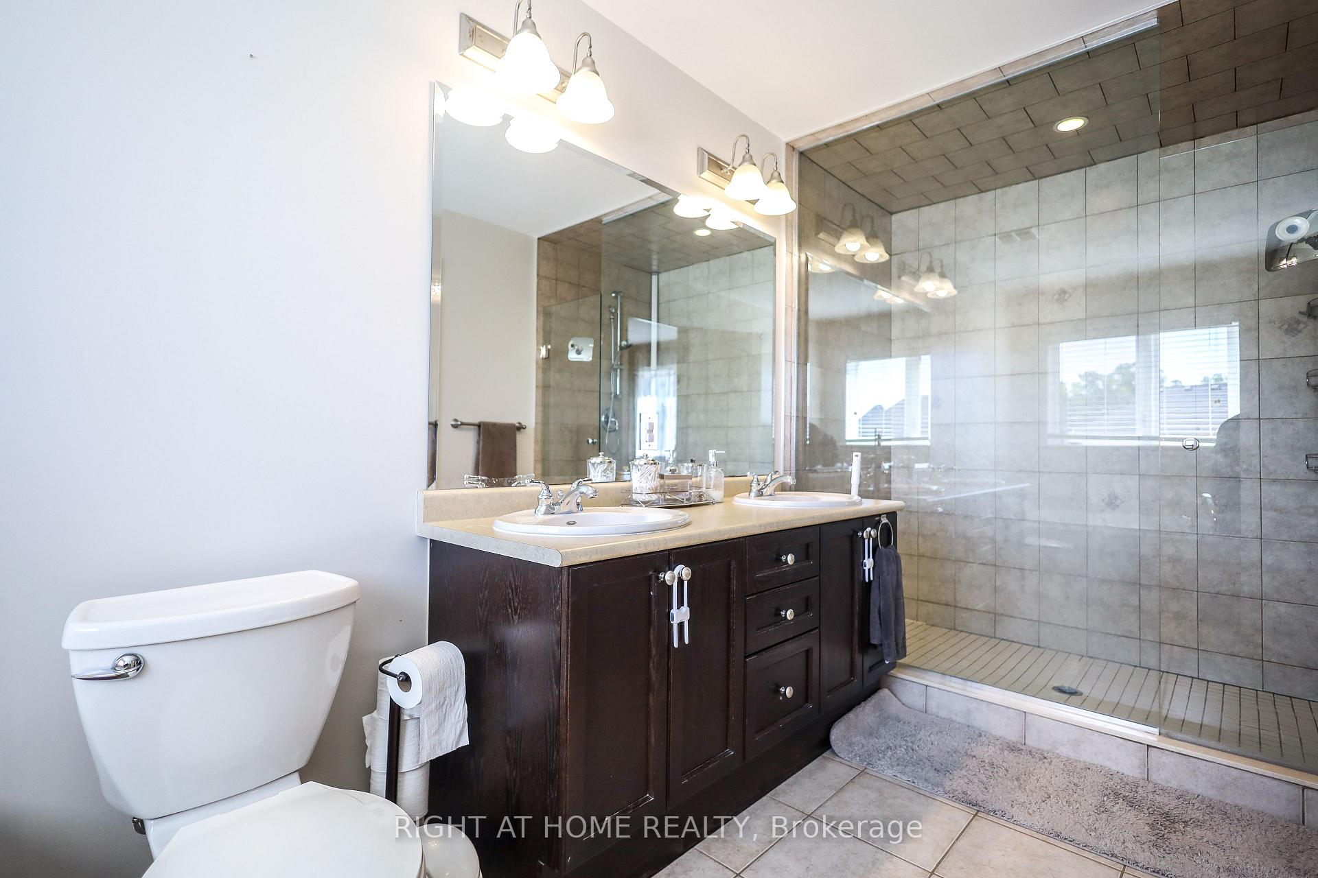 Photo 31 of 47 Millhouse Court, Vaughan, Patterson — HOMEH