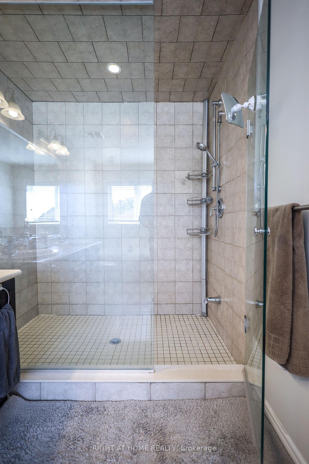 Photo 33 of 47 Millhouse Court, Vaughan, Patterson — HOMEH